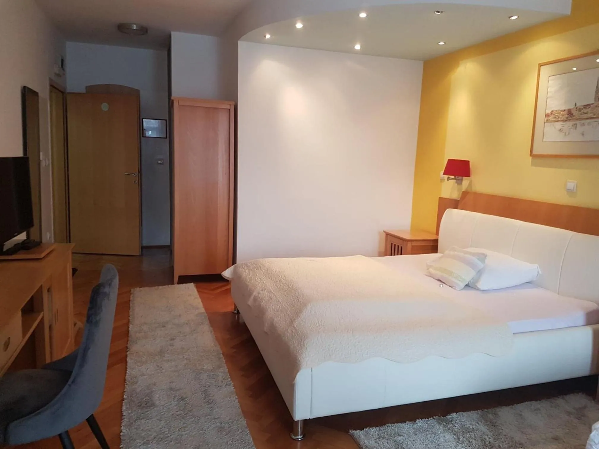 Bedroom, Bed in Hotel Millennium