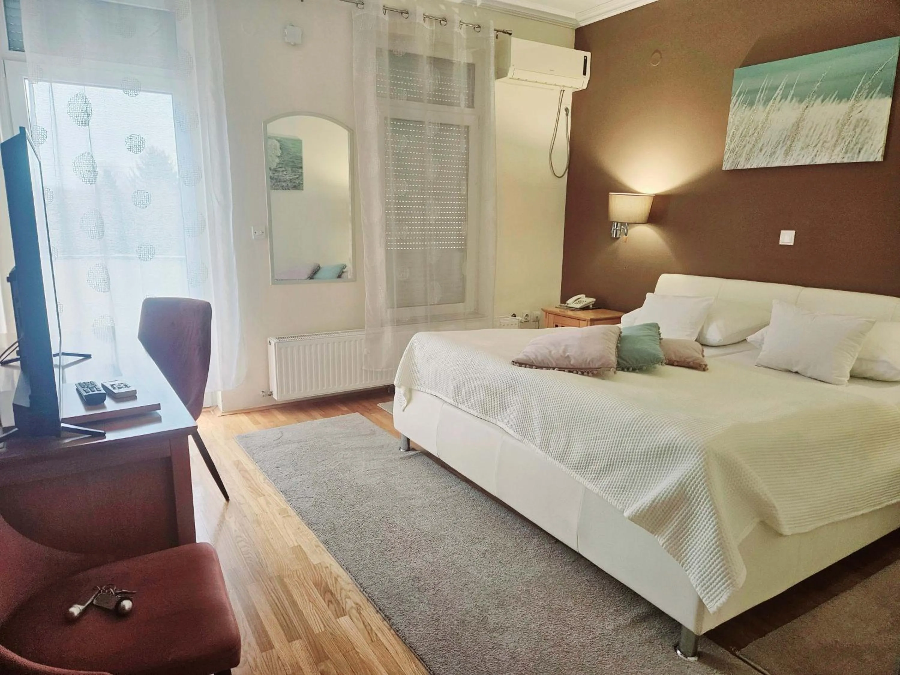 Bed in Hotel Millennium