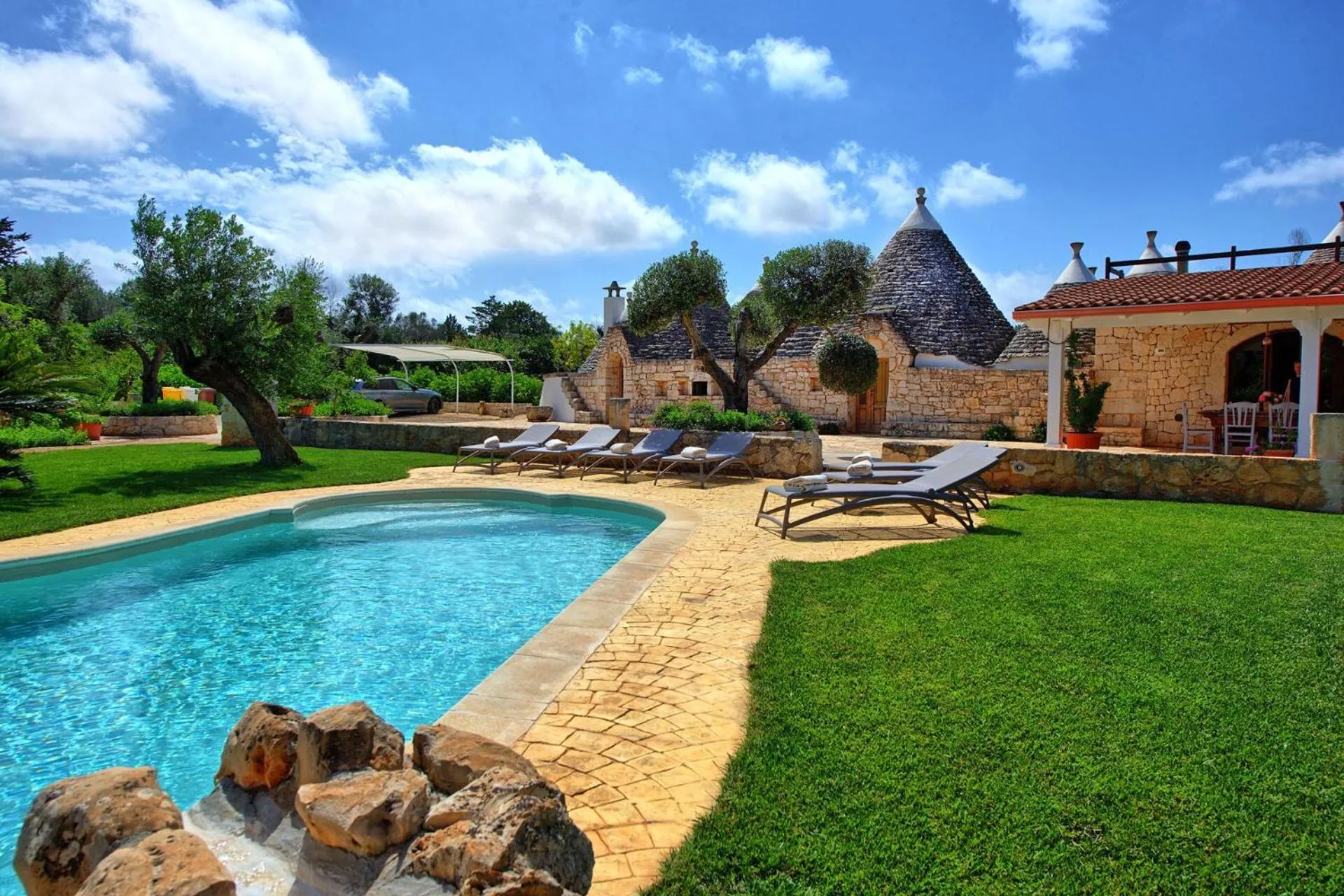 Property building in Trullo Santo Stefano by PosarelliVillas