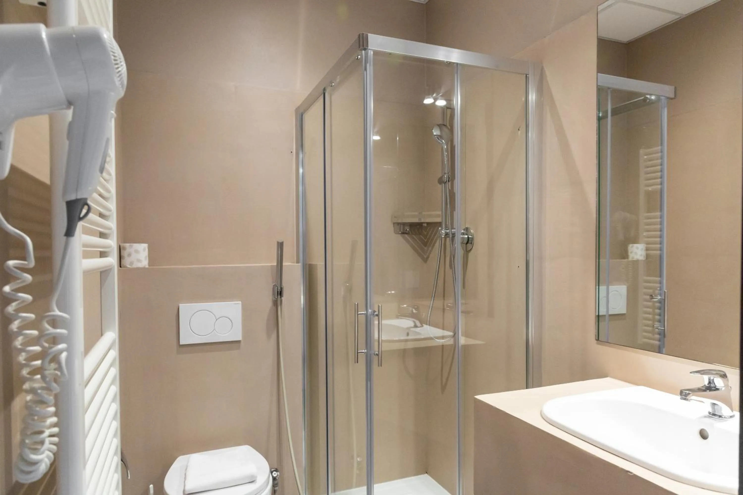 Shower in Plus Florence