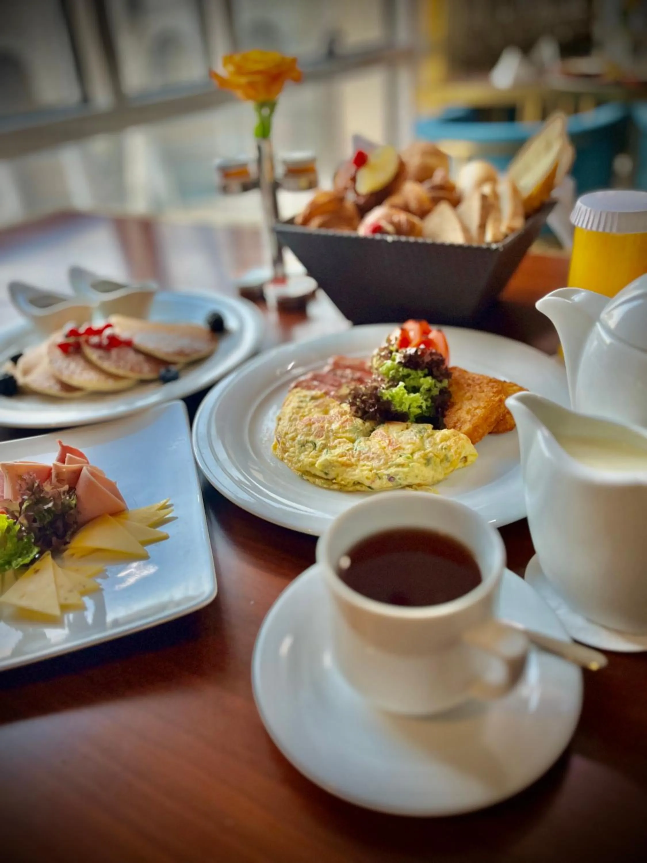 Food and drinks in Sheraton Makkah Jabal Al Kaaba Hotel