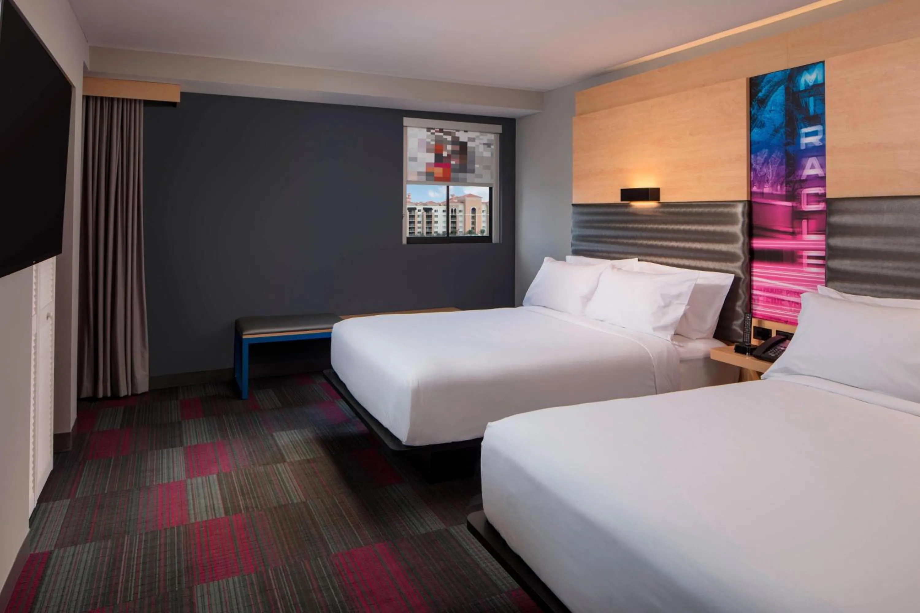 Photo of the whole room, Bed in Aloft Coral Gables