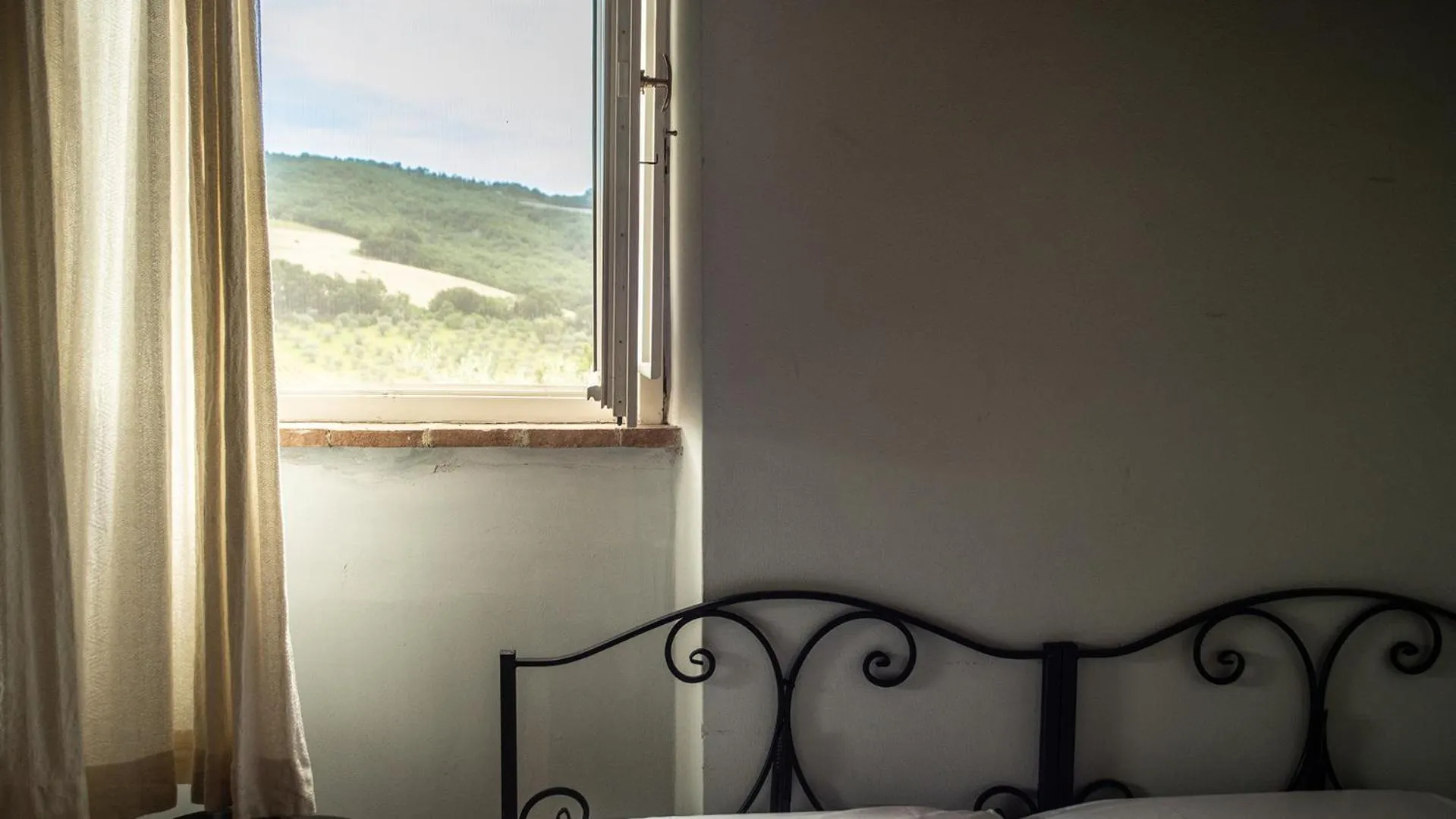 View (from property/room), Bed in Casale Merlino