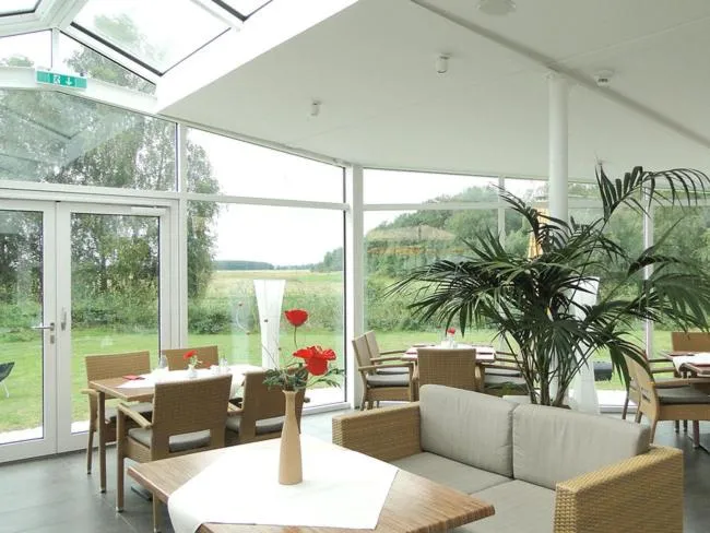 Restaurant/places to eat in Friesenhof Hotel-Restaurant-Reitanlage