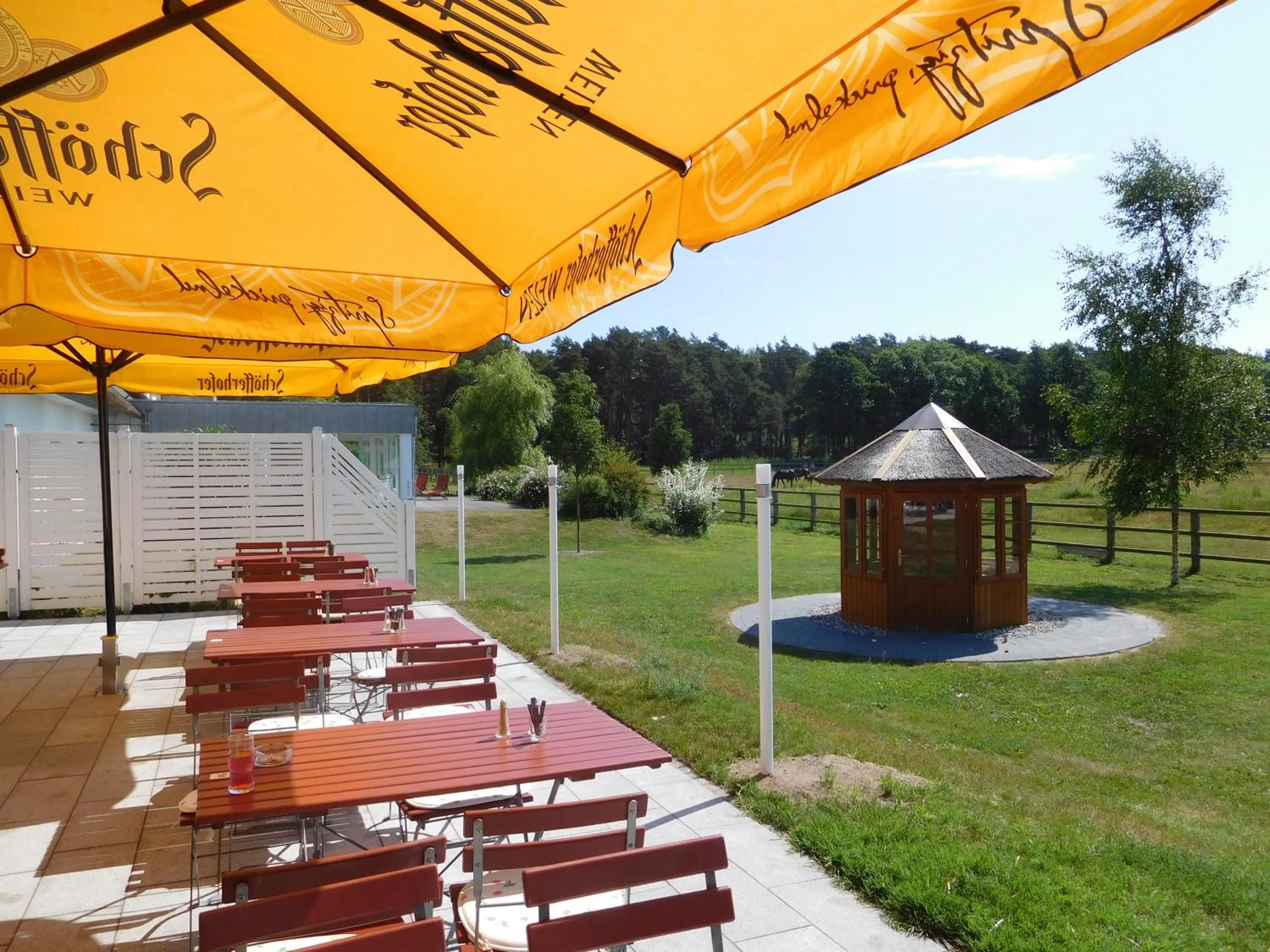 Restaurant/places to eat in Friesenhof Hotel-Restaurant-Reitanlage