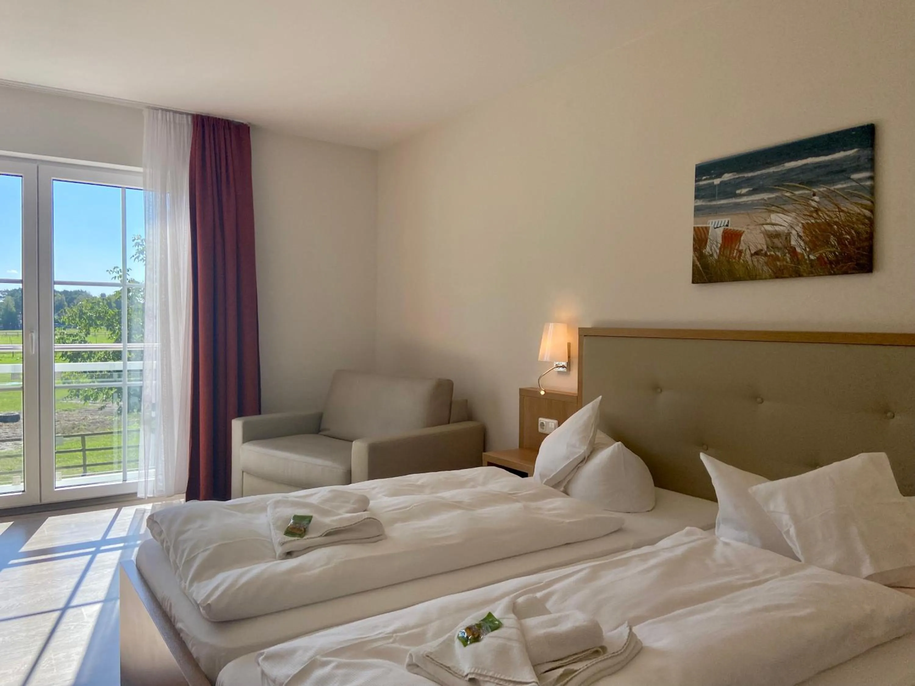 Photo of the whole room, Bed in Friesenhof Hotel-Restaurant-Reitanlage