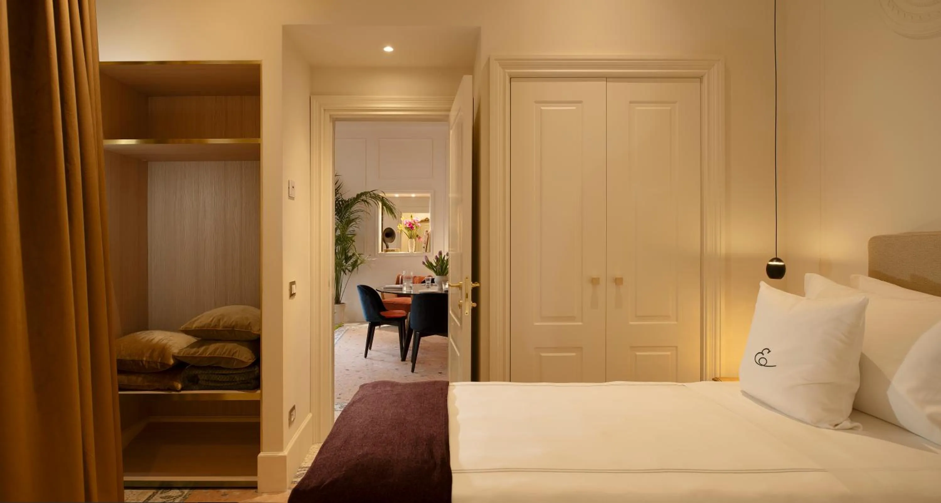 Bed in Elizabeth Unique Hotel | a Member of Design Hotels™