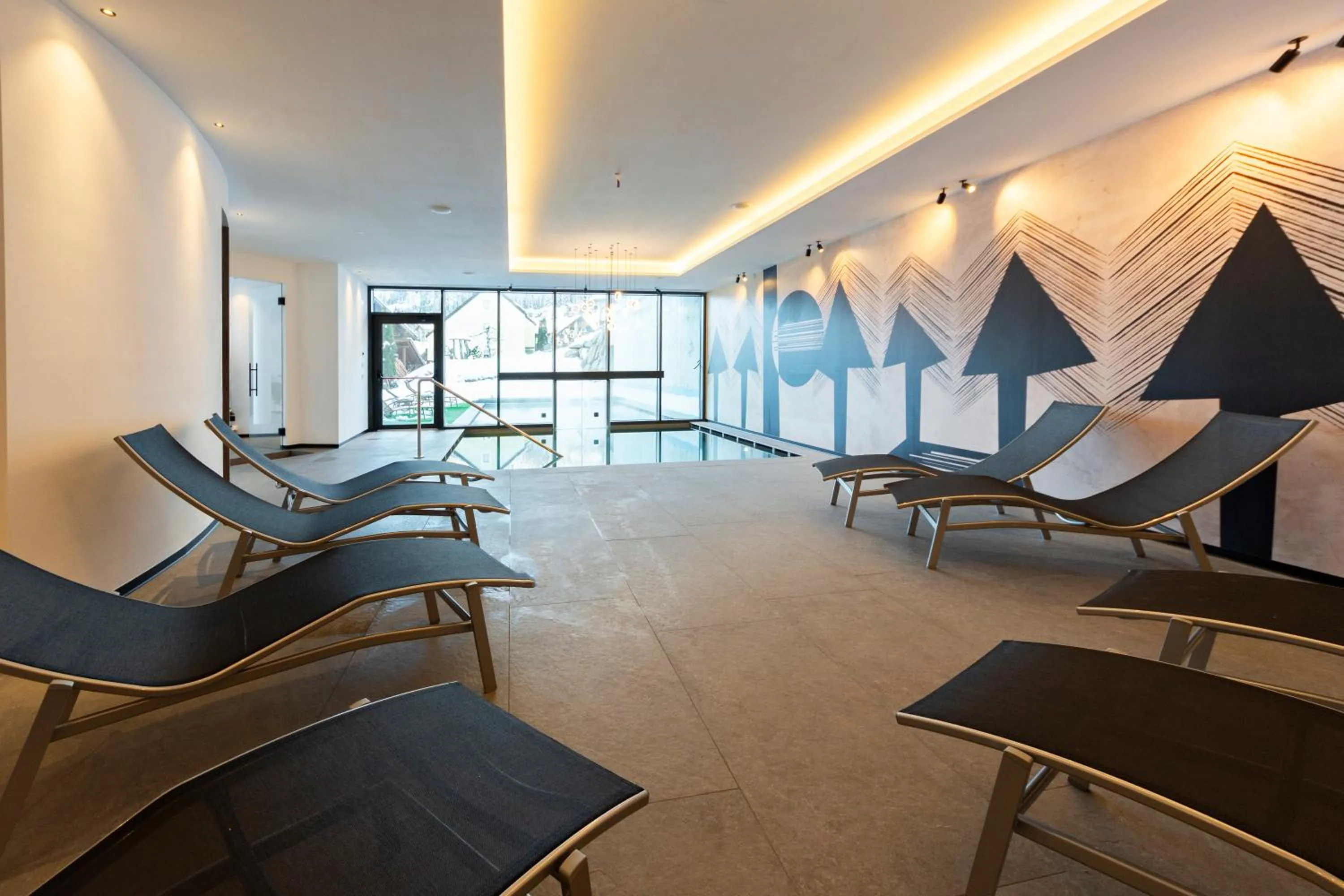 Swimming pool in Monza Dolomites Hotel