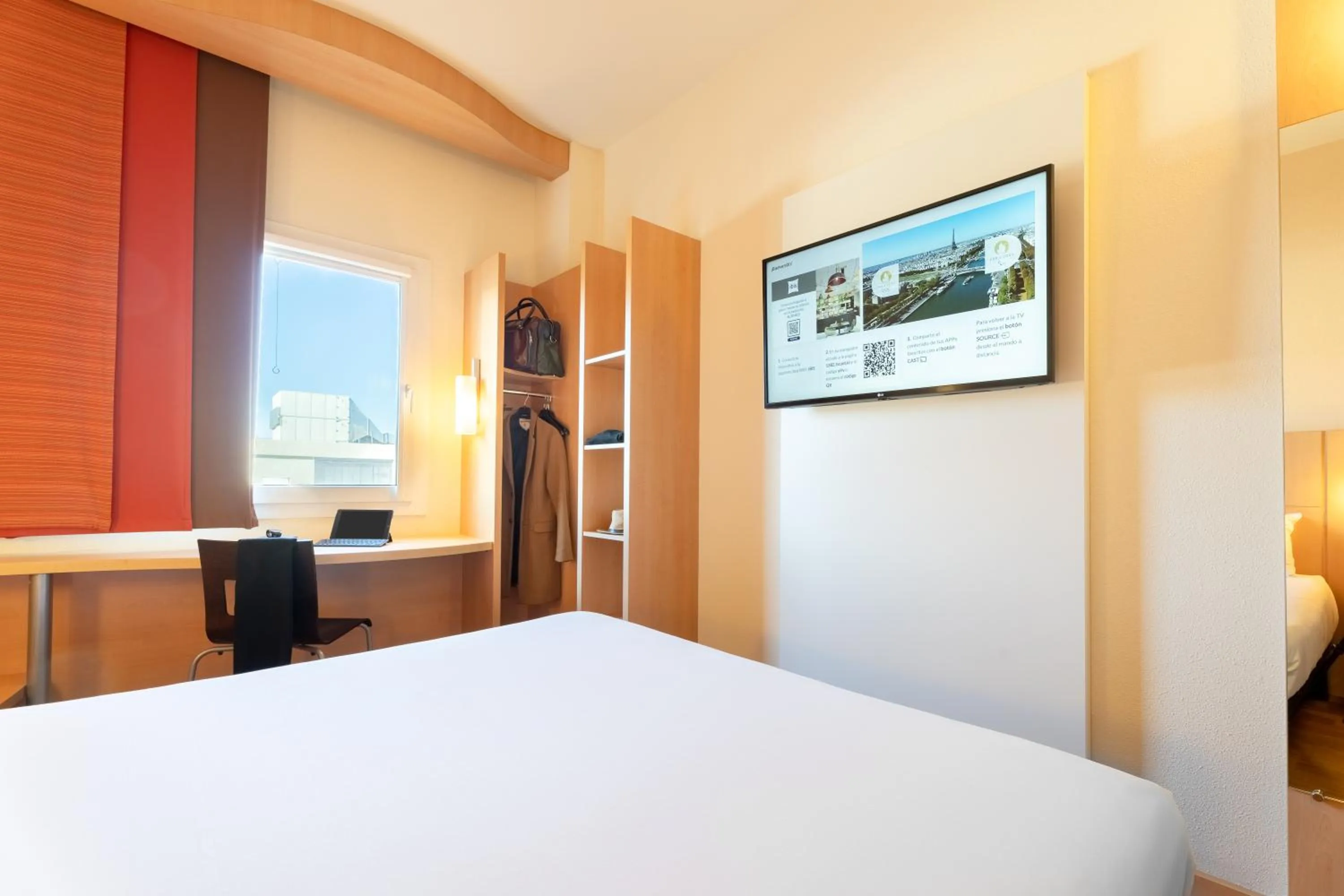 Bed in Ibis Madrid Calle Alcalá