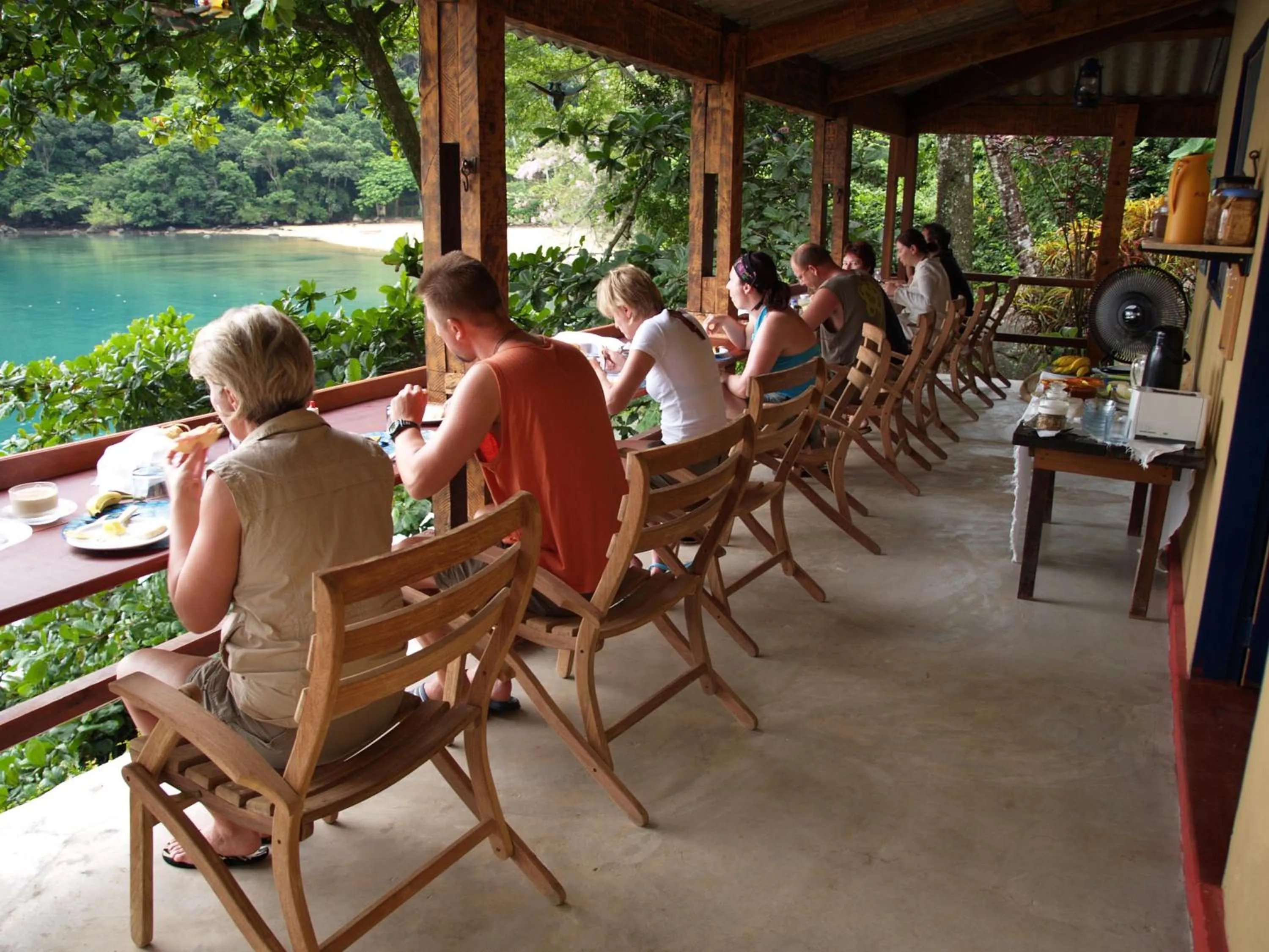 Restaurant/places to eat in Asalem