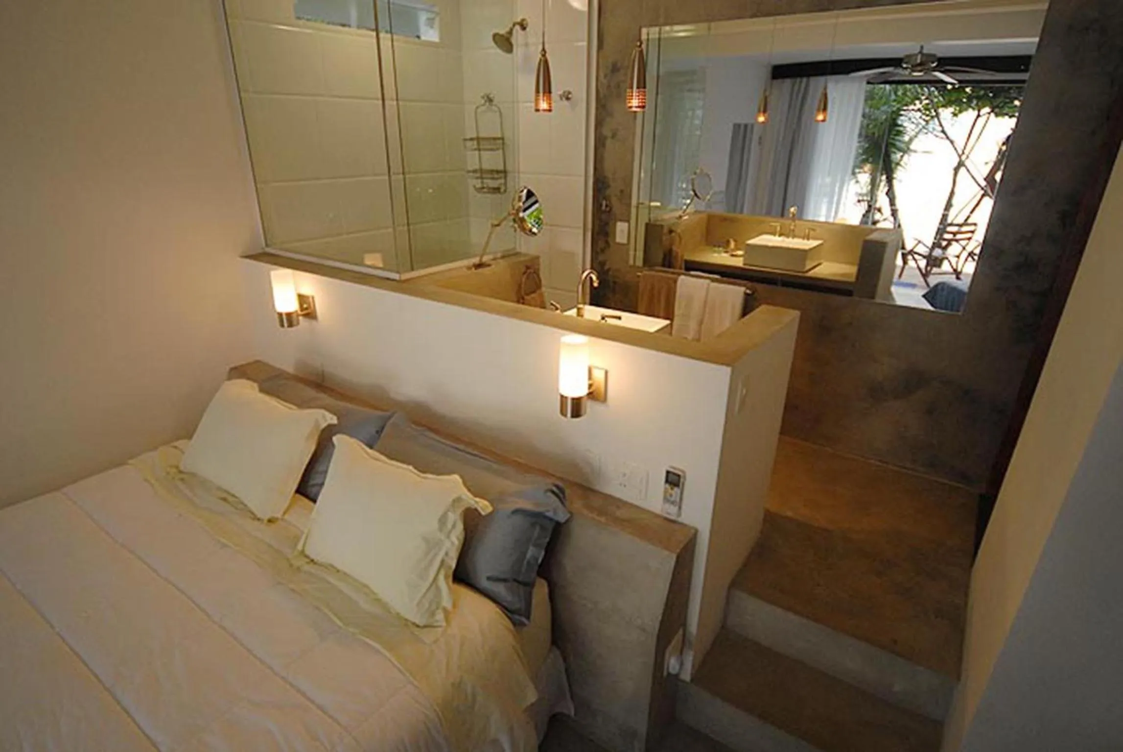 Shower, Bed in Asalem