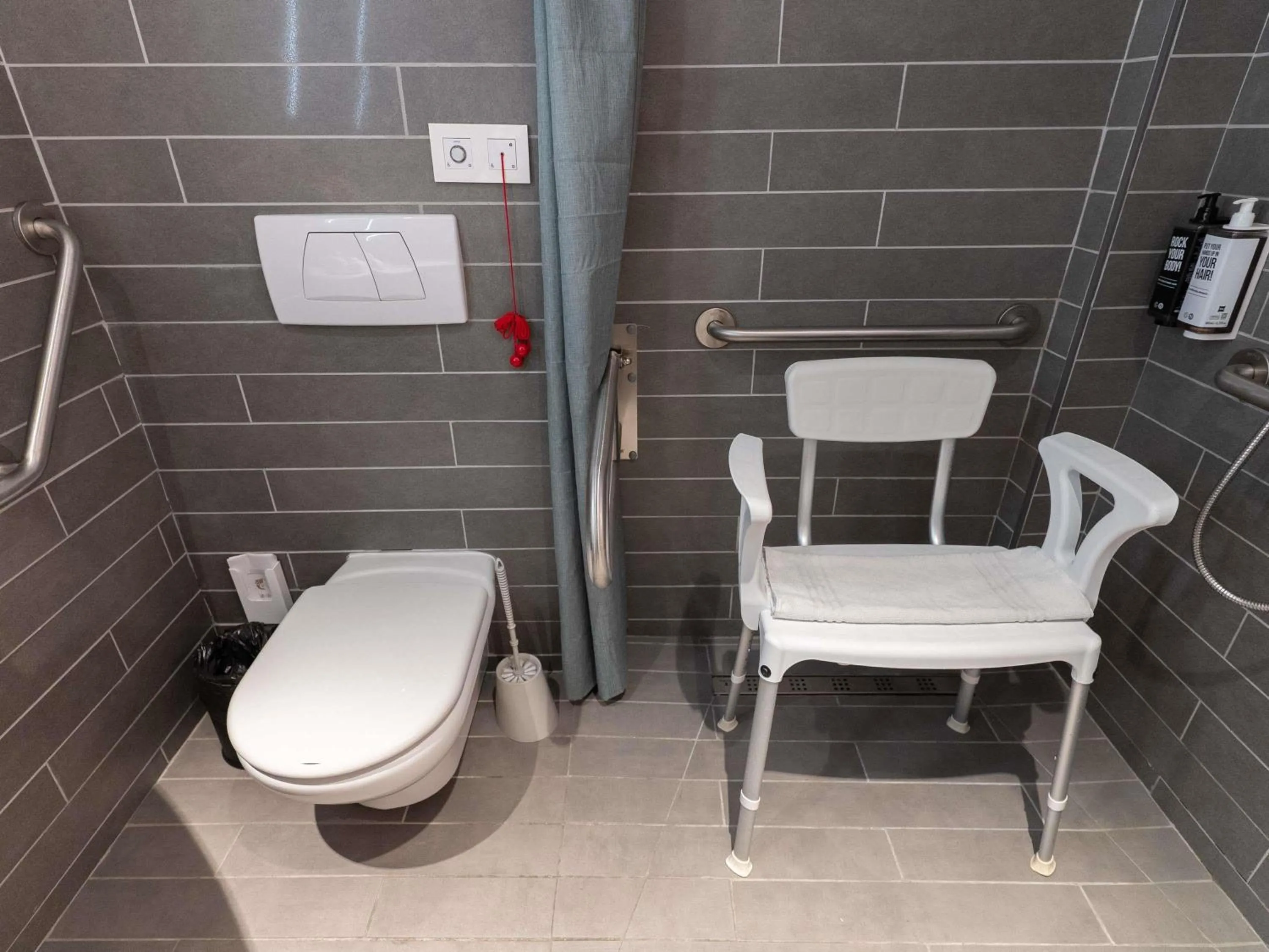 Bedroom in Ibis Malaga Centro Ciudad