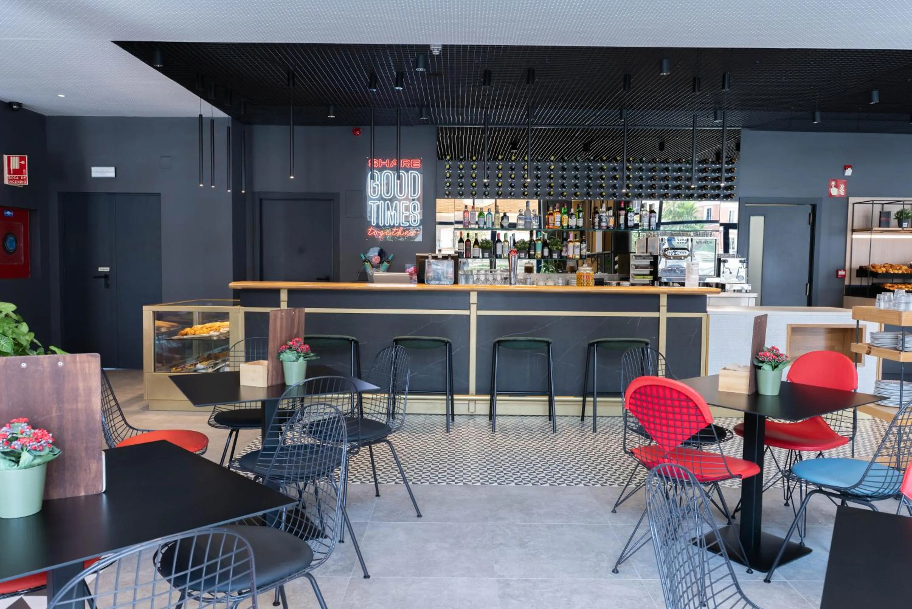 Lounge or bar in Ibis Malaga Centro Ciudad