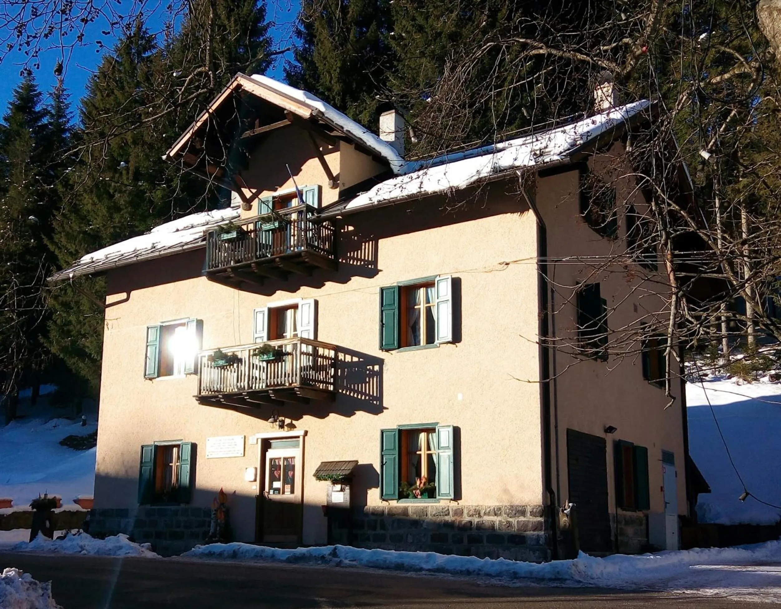 Facade/entrance, Winter in Ostello SanMartino