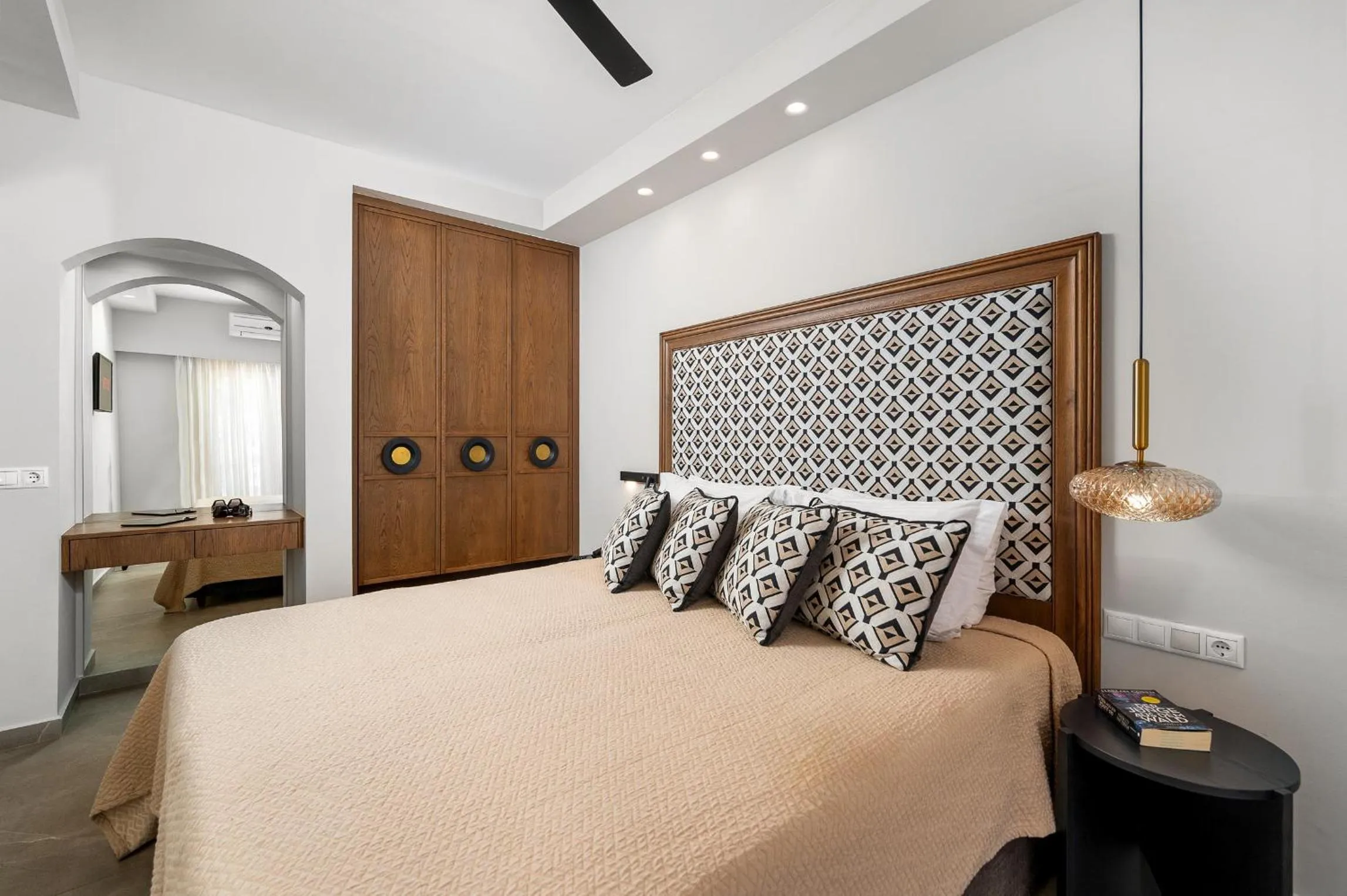 Bed in Glaros Hotel Apartment