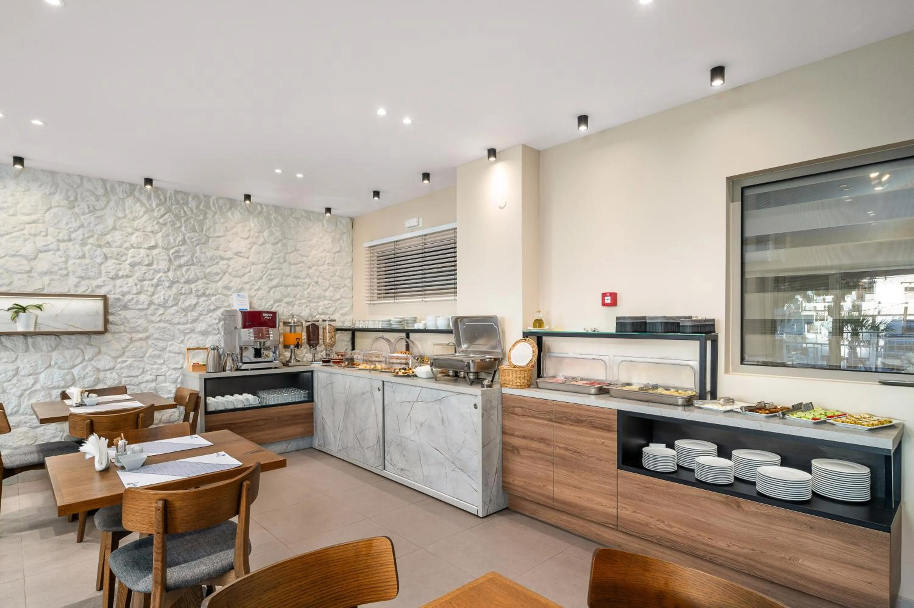 Glaros Hotel Apartment