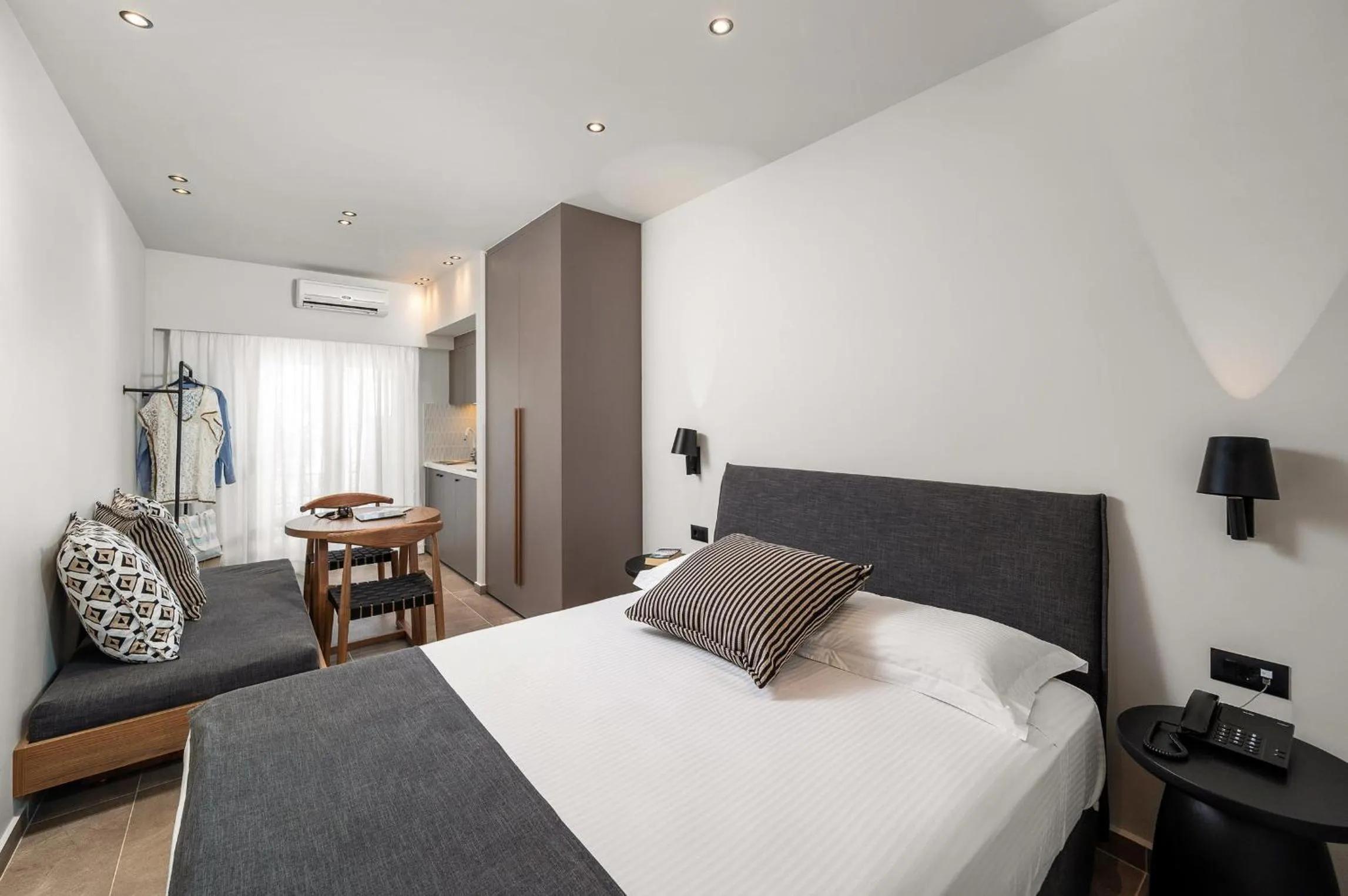 Bed in Glaros Hotel Apartment