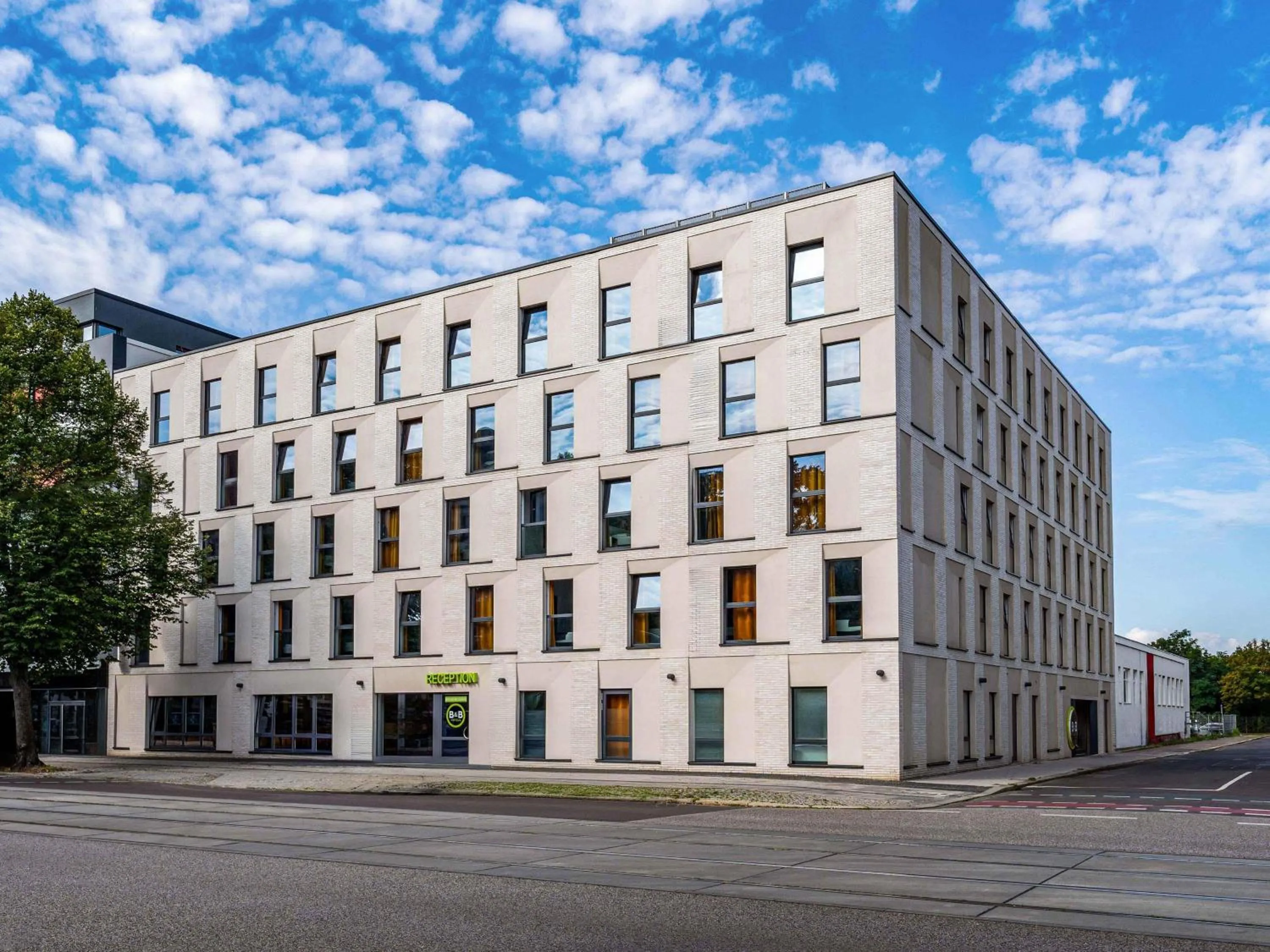 Property building in B&B HOTEL Magdeburg-City