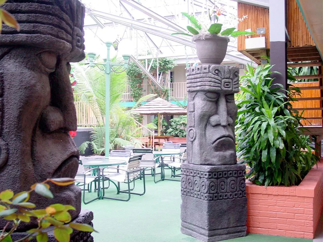 Evening entertainment in Wildwood Inn