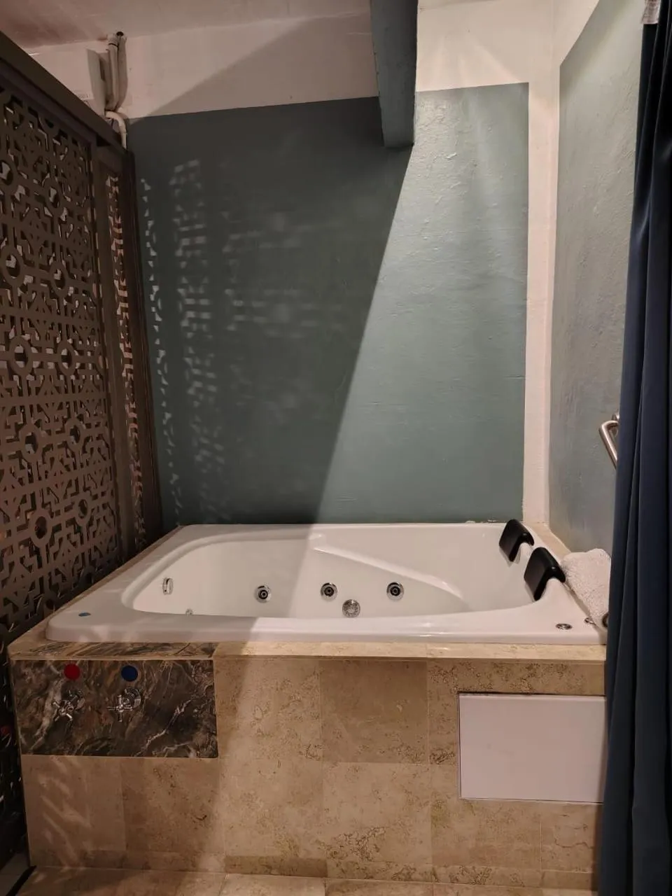 Hot Tub in La Casa del Atrio