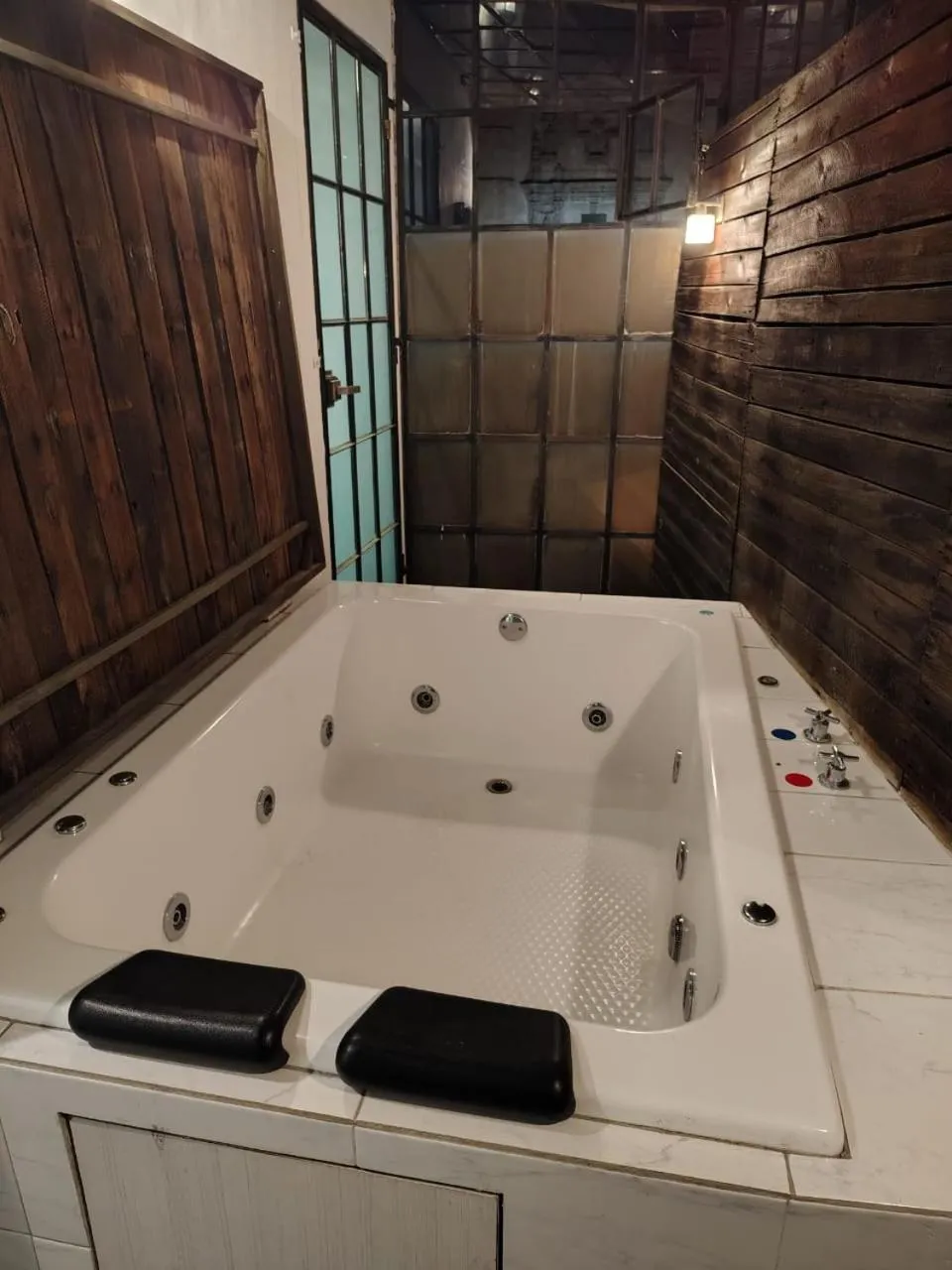 Hot Tub in La Casa del Atrio