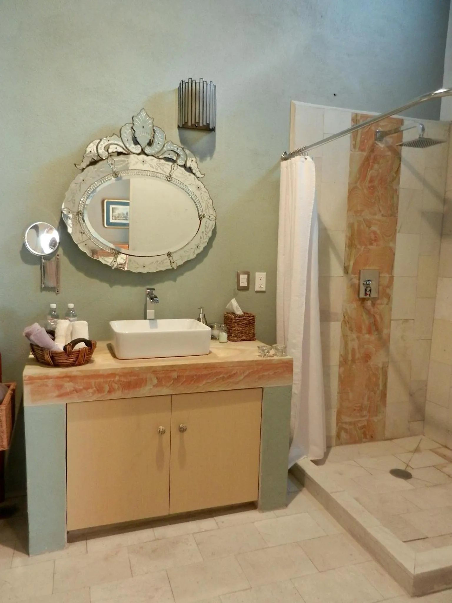 Shower in La Casa del Atrio