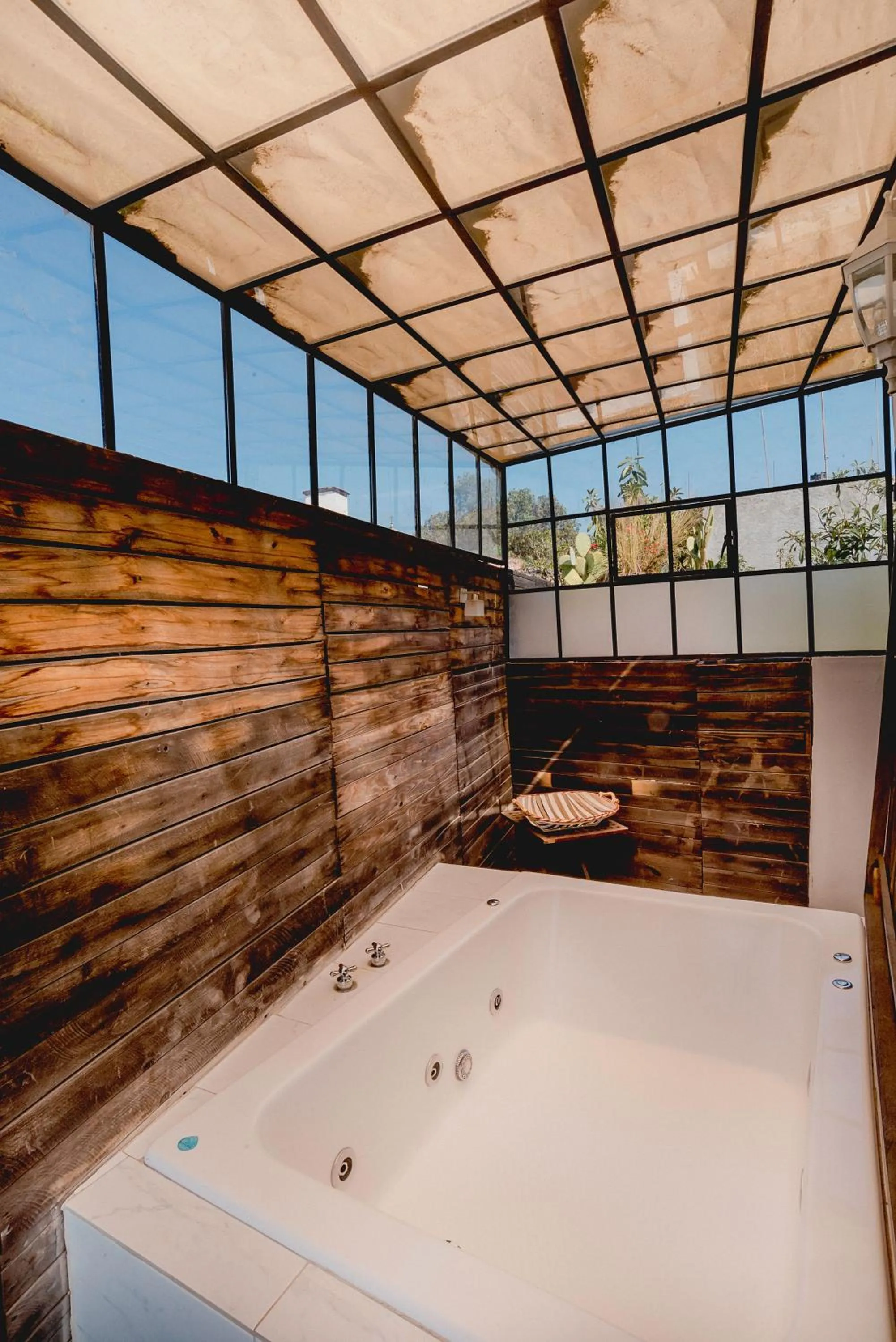 Hot Tub in La Casa del Atrio