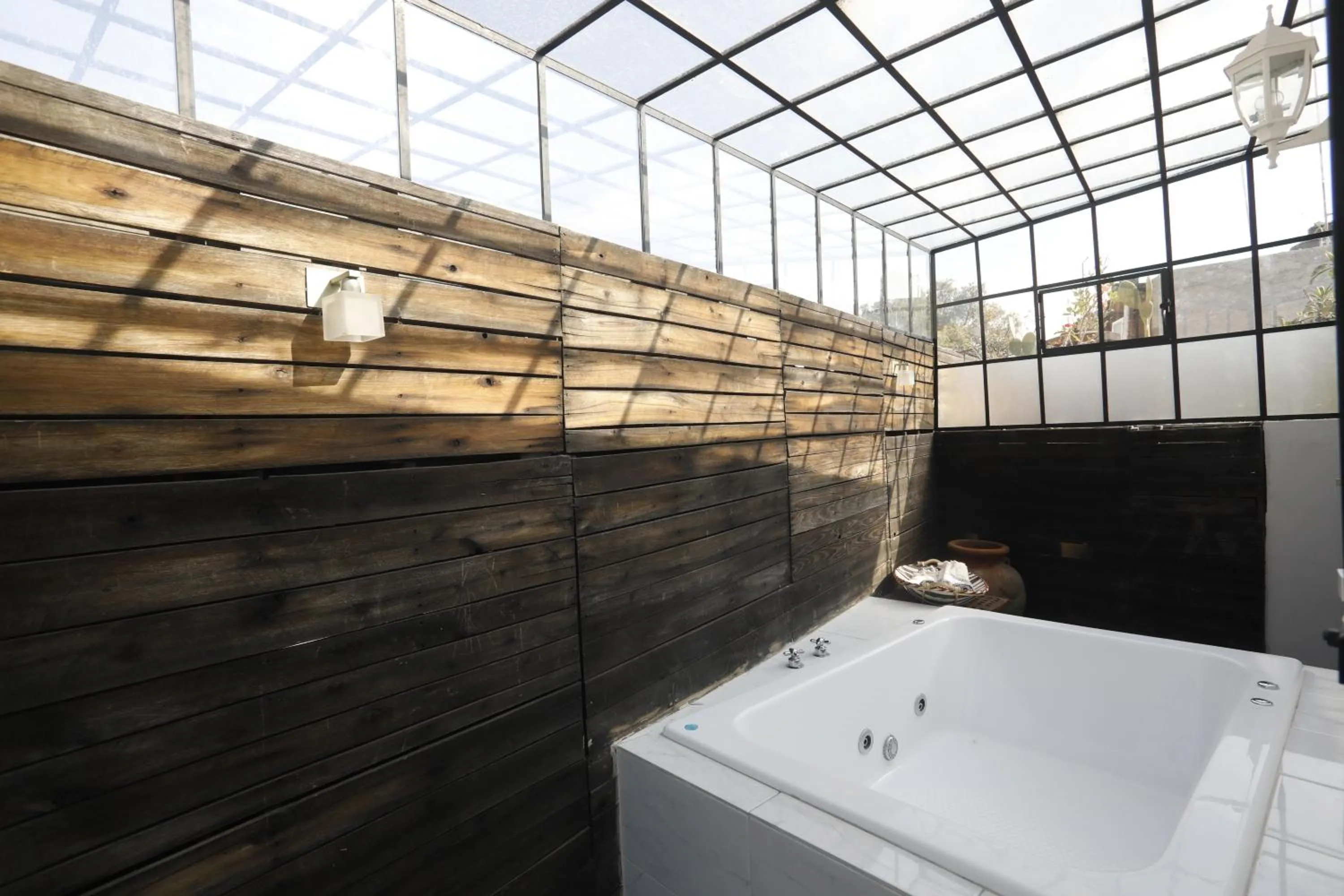 Hot Tub in La Casa del Atrio