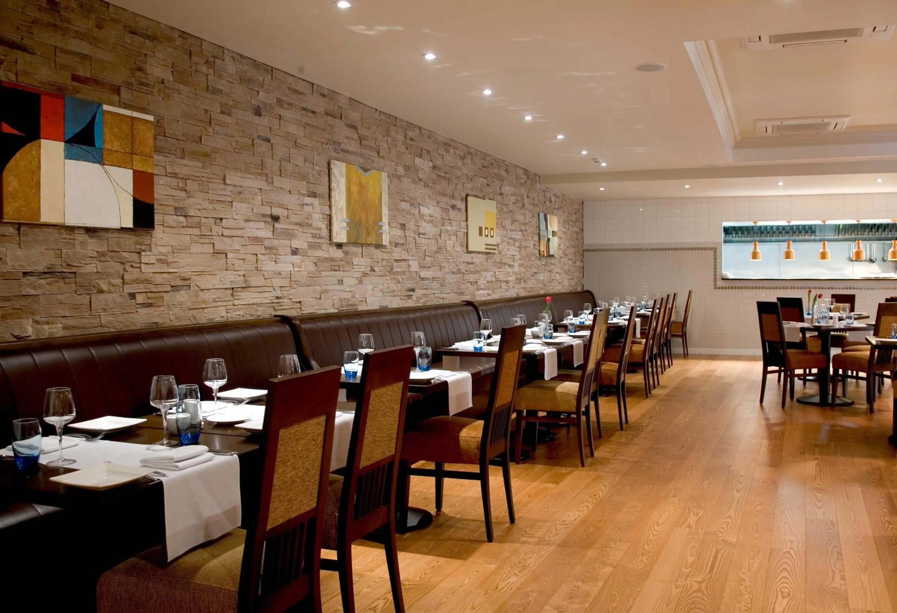 Restaurant/places to eat in Baileys Hotel Cashel