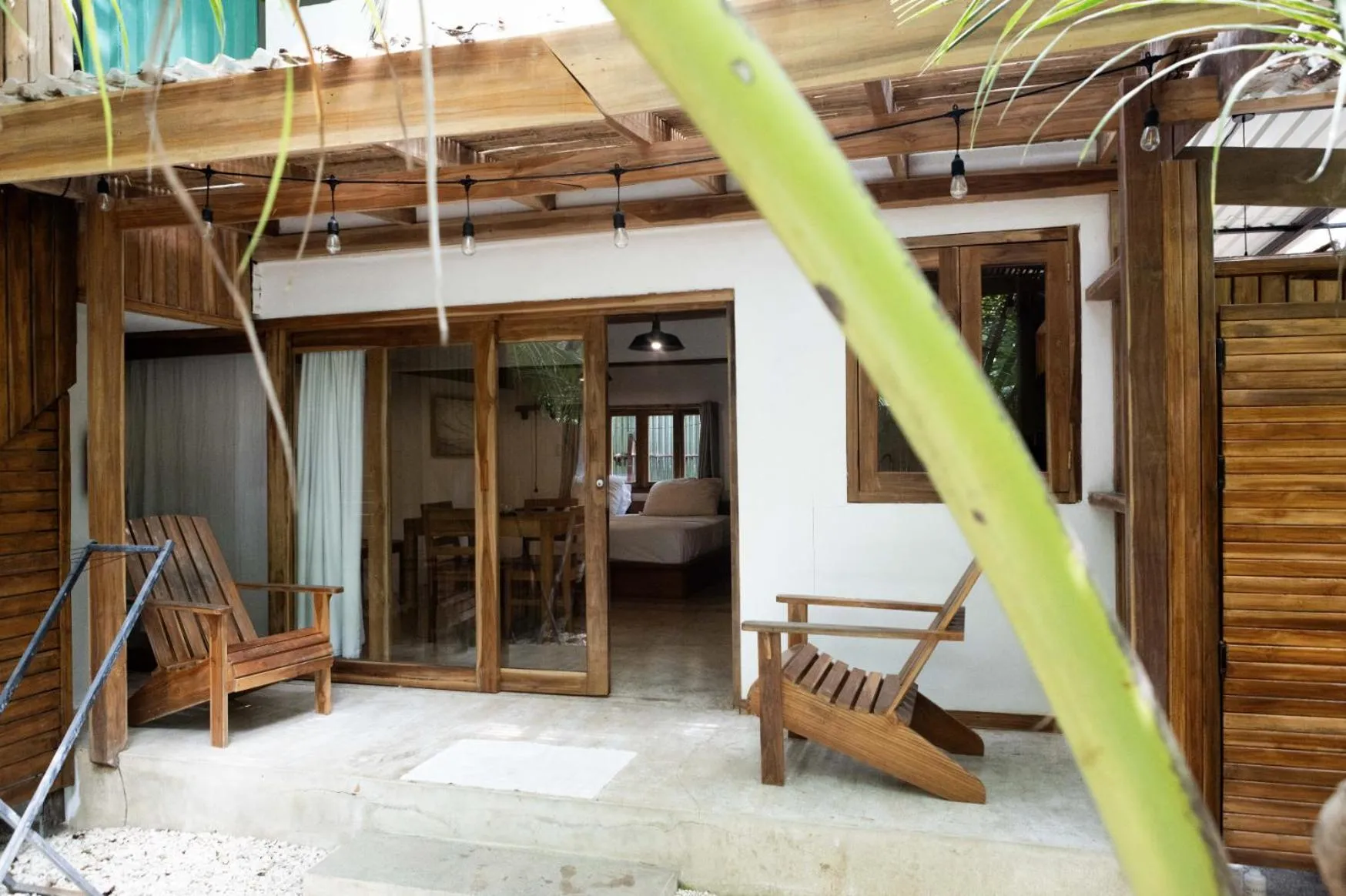 Deluxe King Studio - single occupancy in Zeneidas Surf Garden