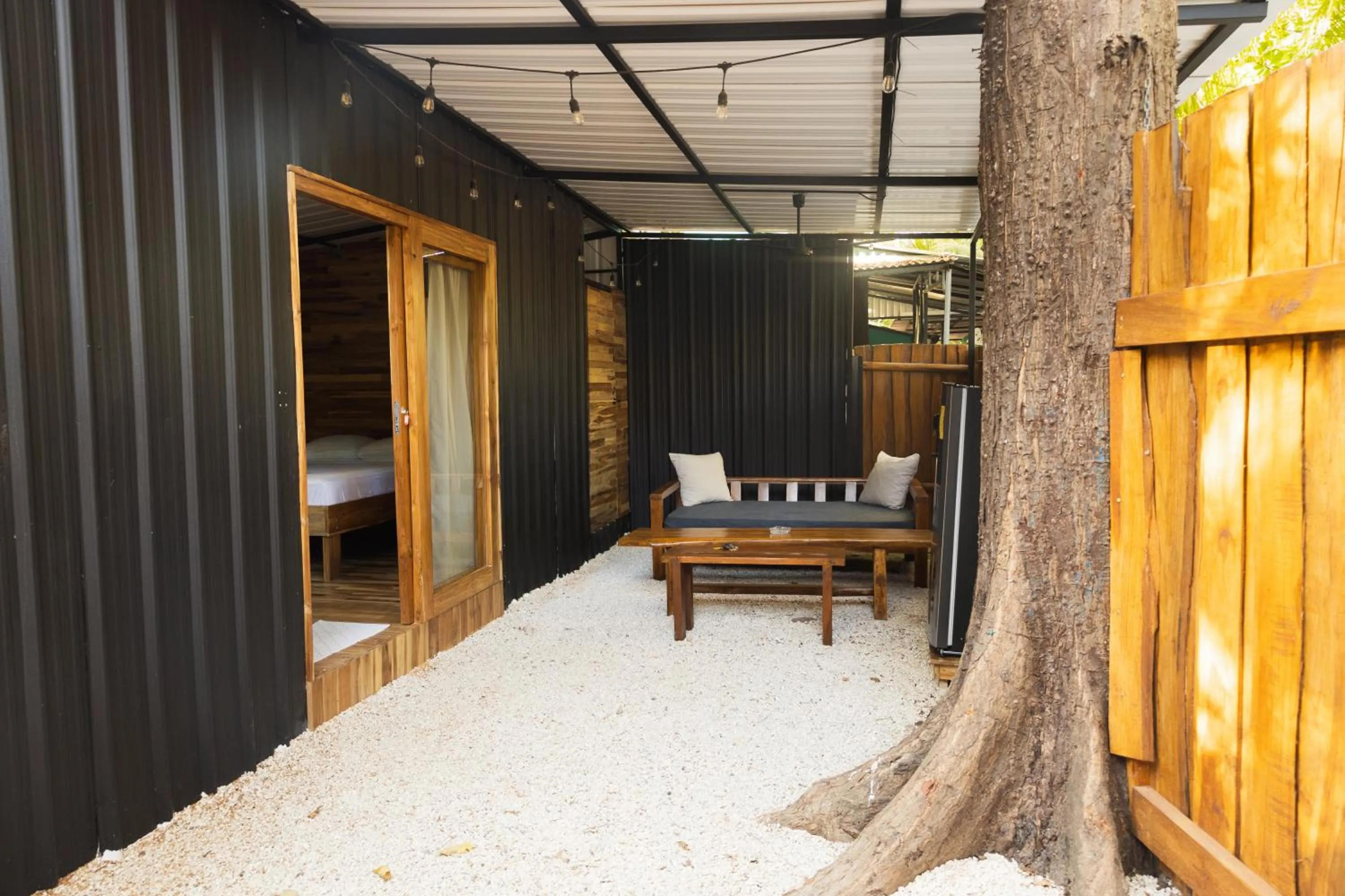Quadruple Room with Private Bathroom in Zeneidas Surf Garden