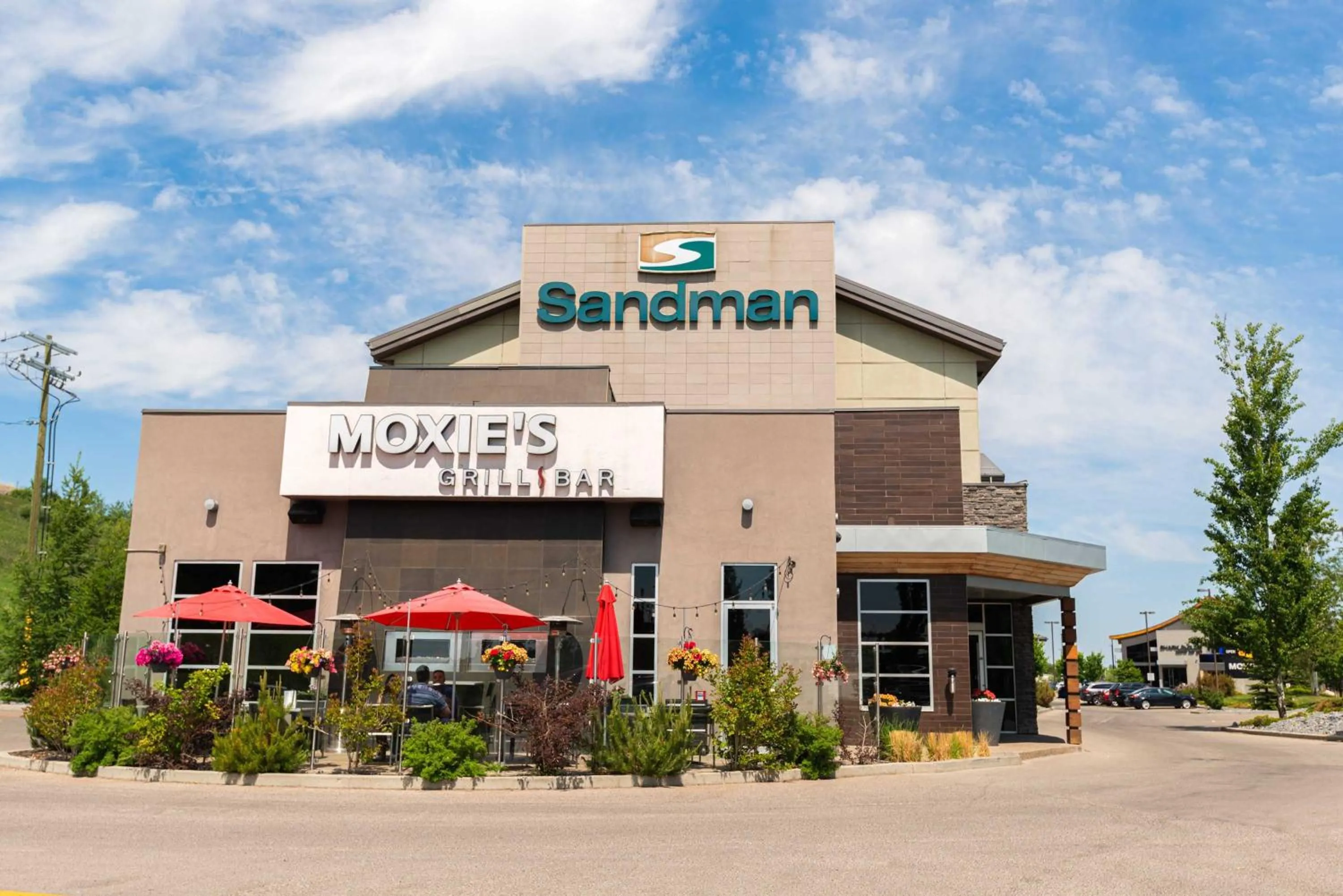 Restaurant/places to eat in Sandman Hotel & Suites Calgary South