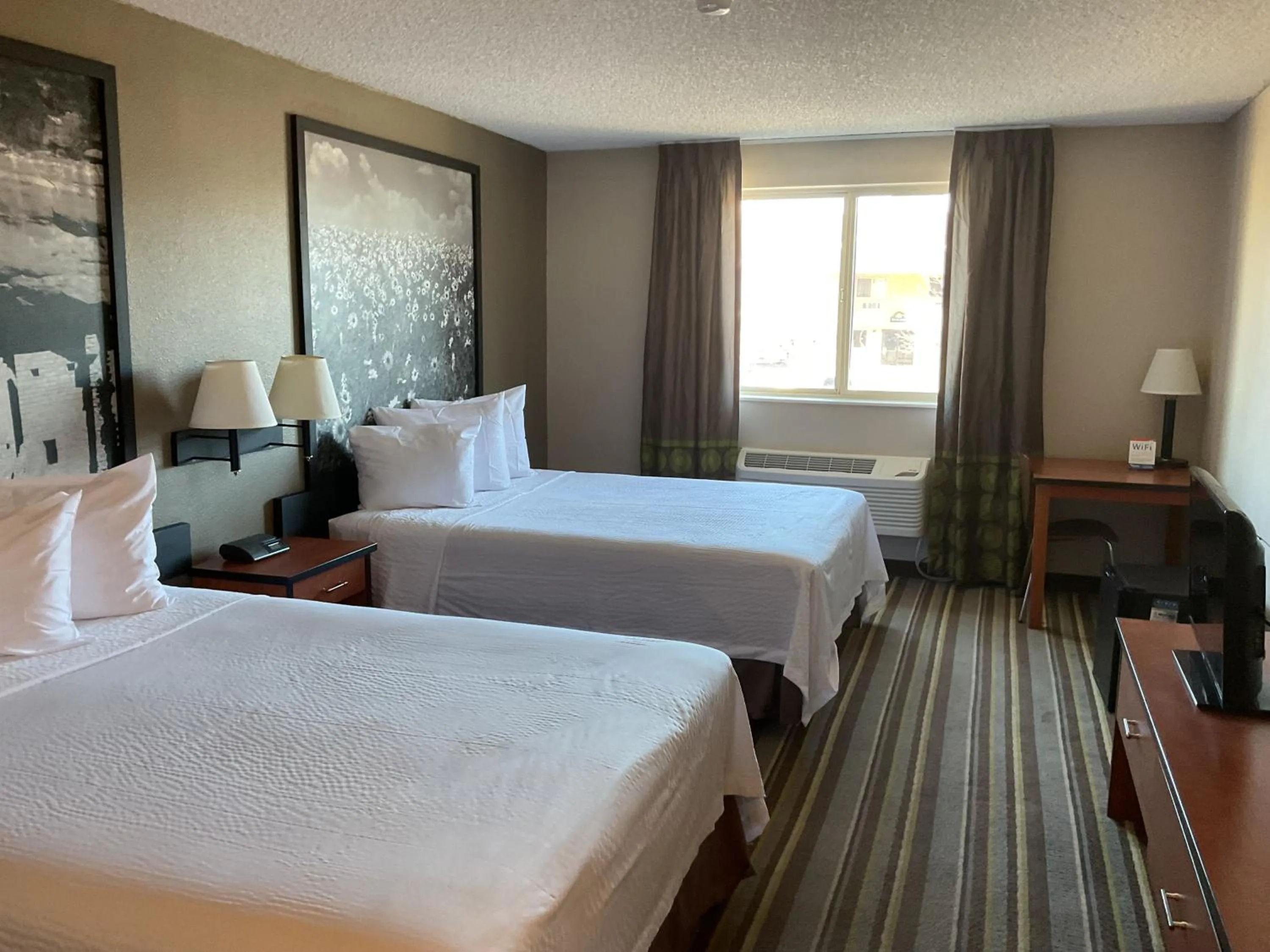 Bed in Super 8 by Wyndham Colorado Springs Airport