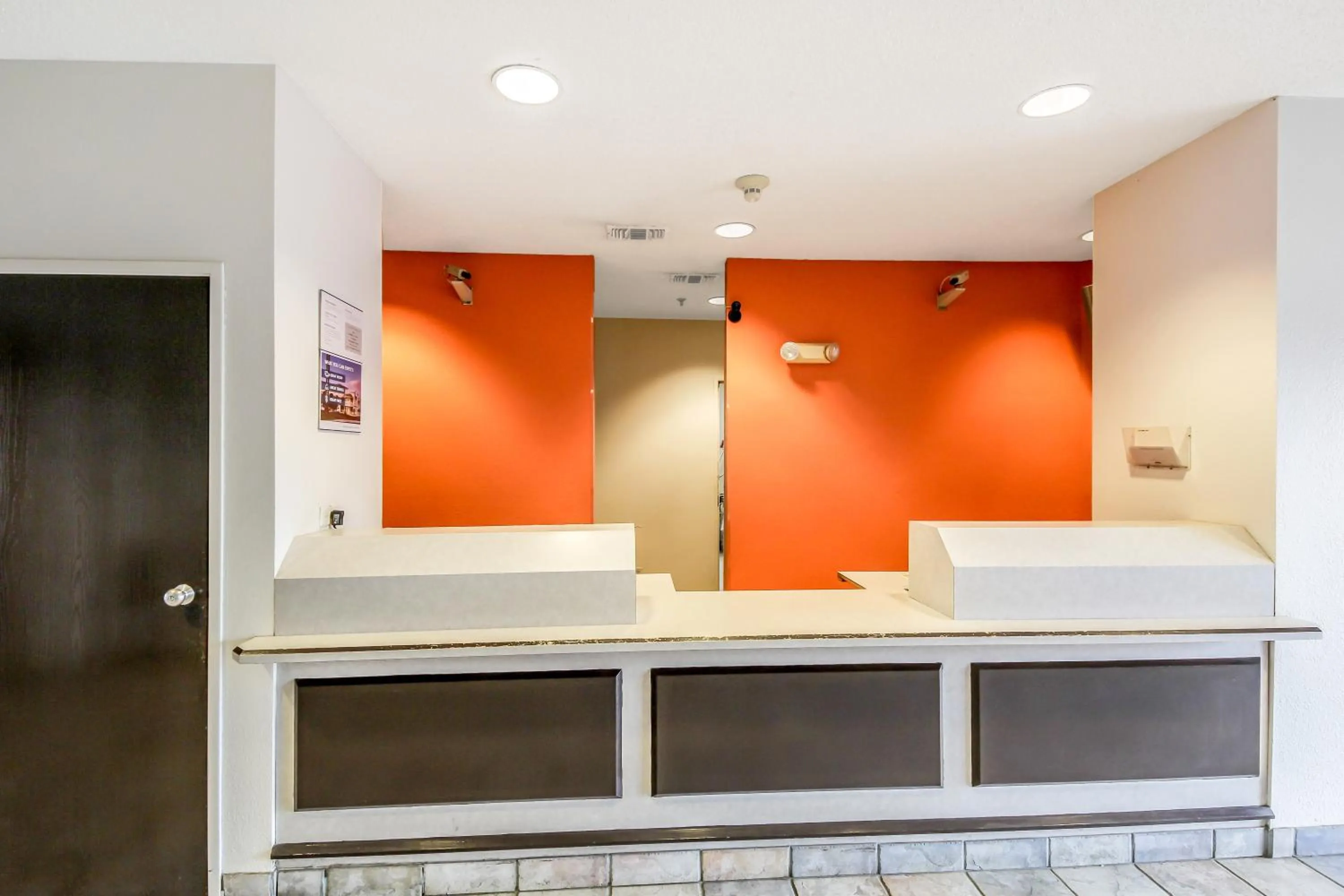 Lobby or reception in Motel 6 New Braunfels