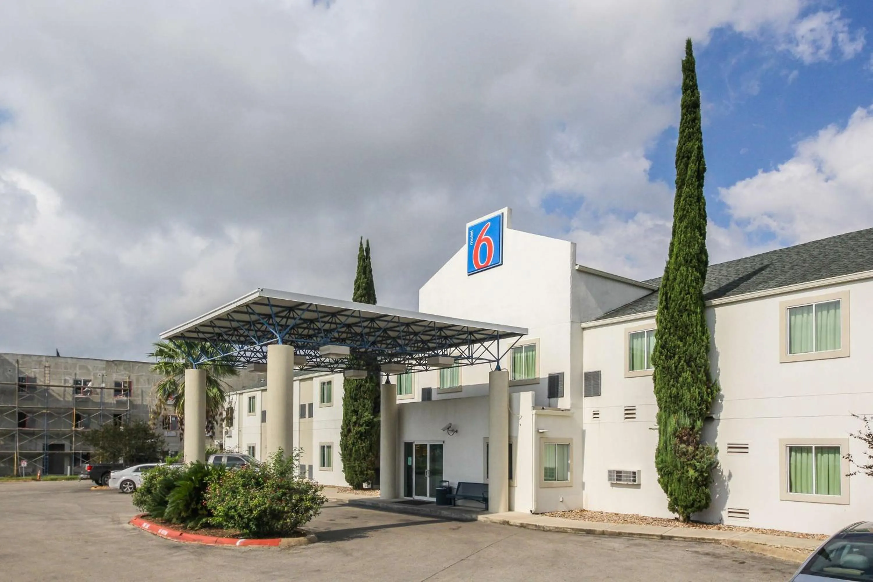 Property building in Motel 6 New Braunfels