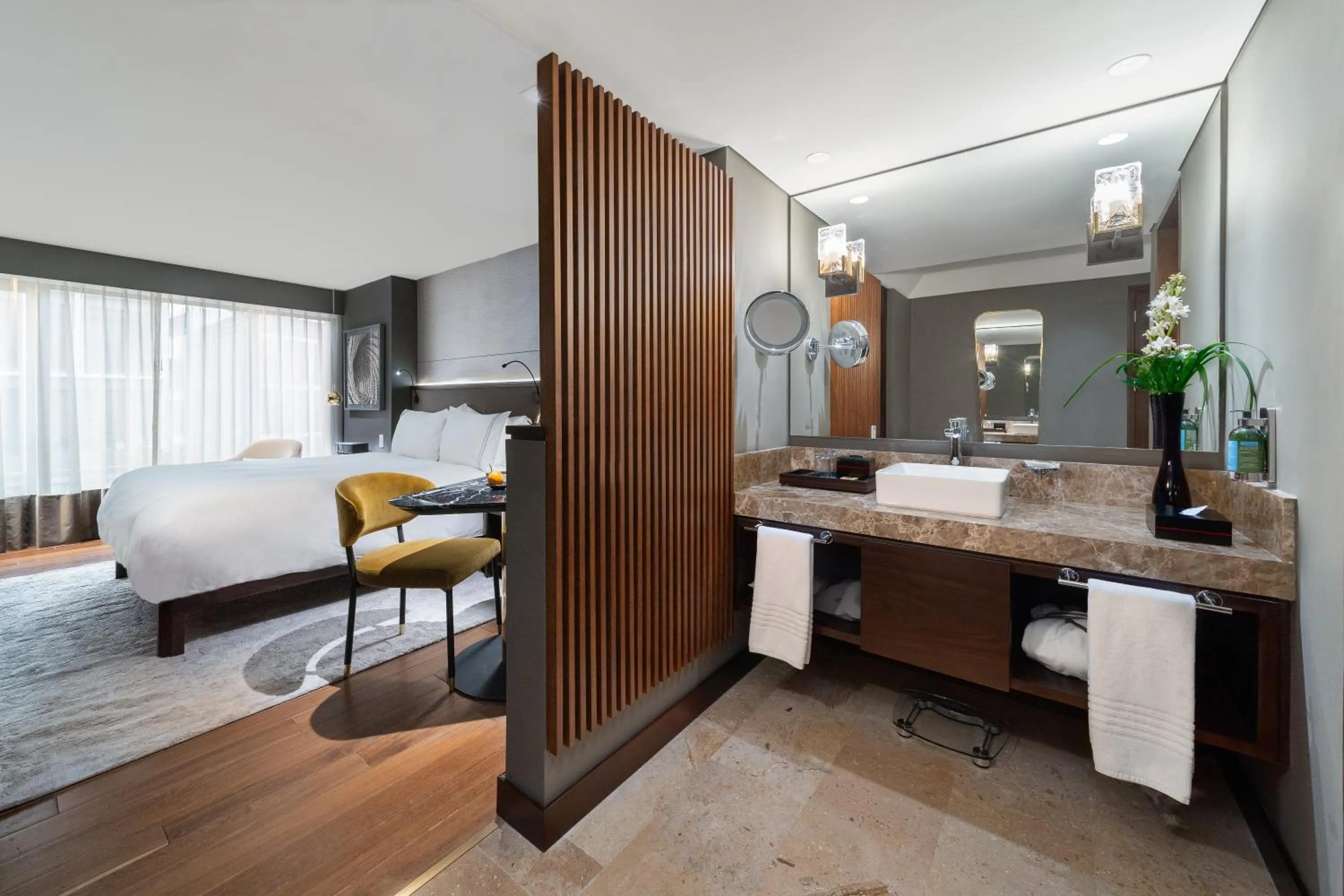 Bathroom, Bed in Sofitel Bogota Victoria Regia