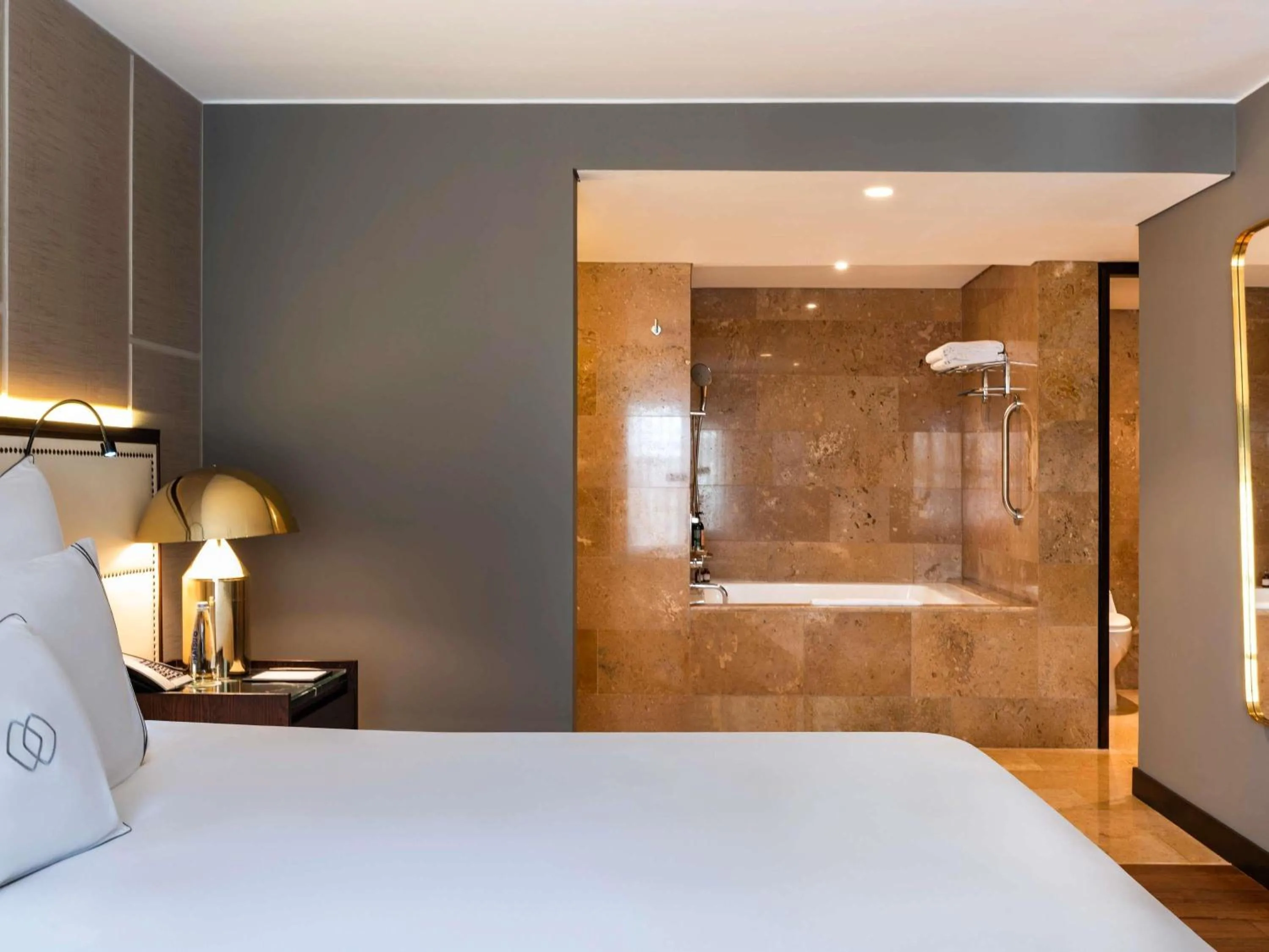 Bedroom, Bed in Sofitel Bogota Victoria Regia