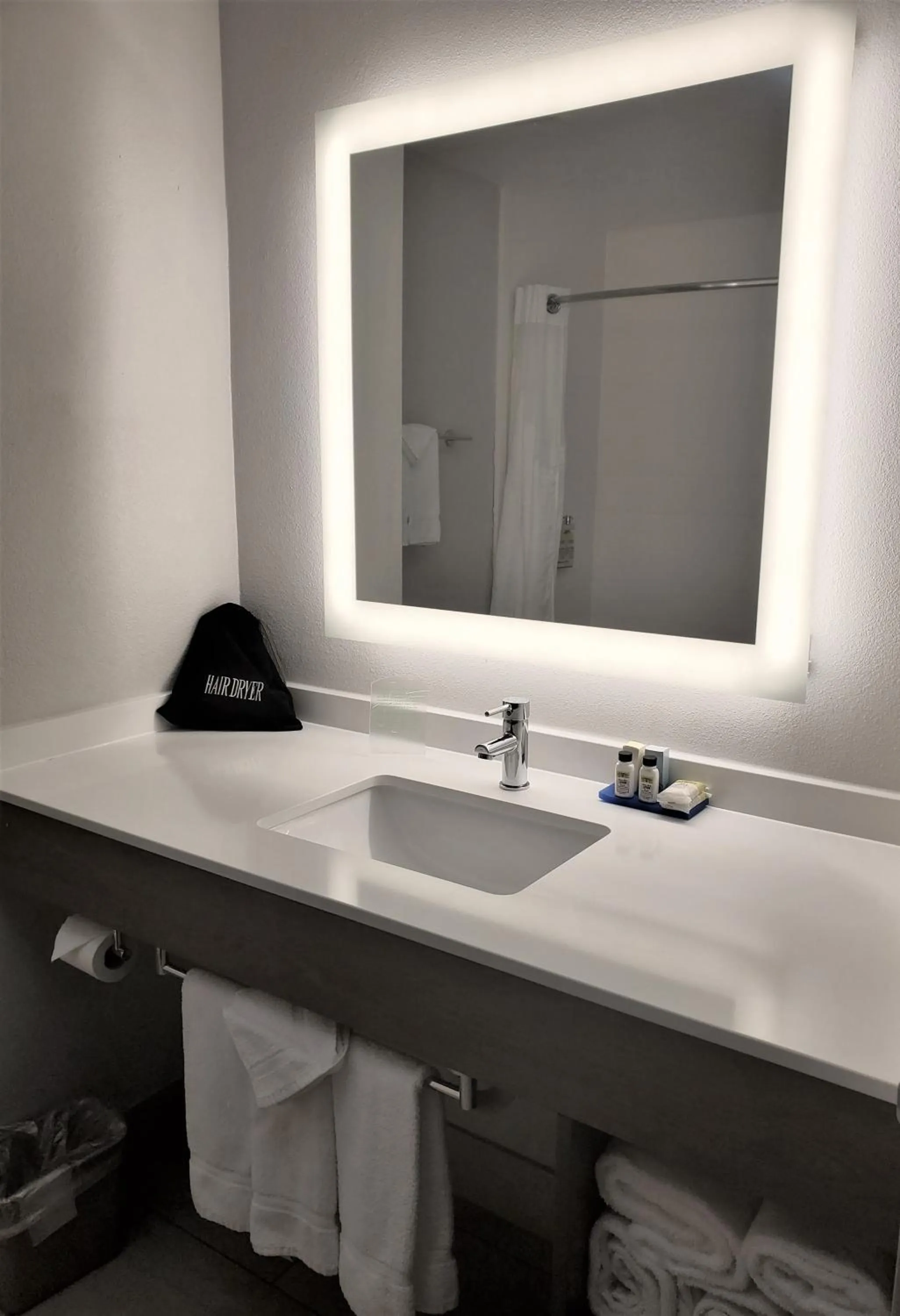 Holiday Inn Express & Suites San Antonio West Sea World Area by IHG