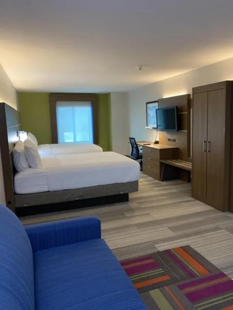 Bed in Holiday Inn Express & Suites San Antonio West Sea World Area by IHG