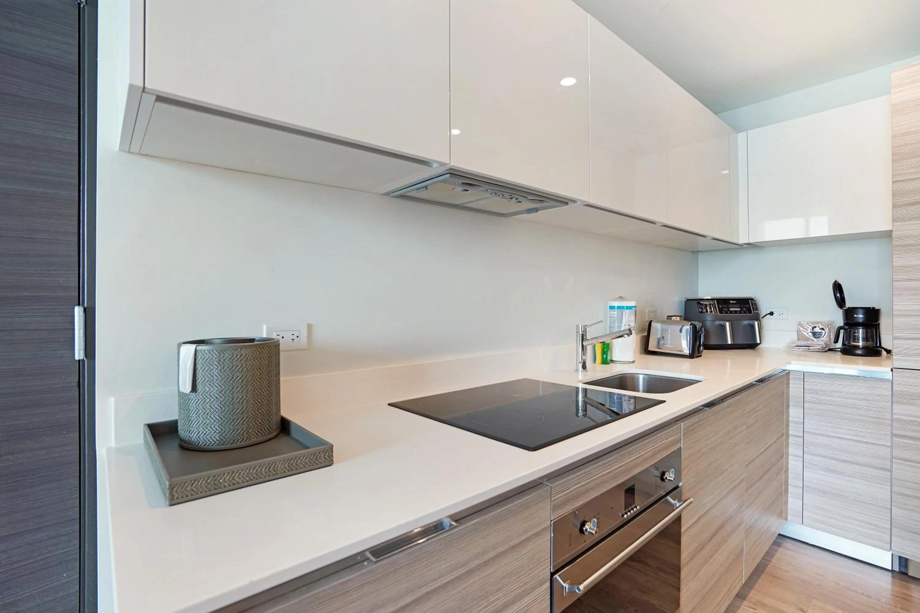 Kitchen or kitchenette in CH Luxury Condos & Studios On The Beach