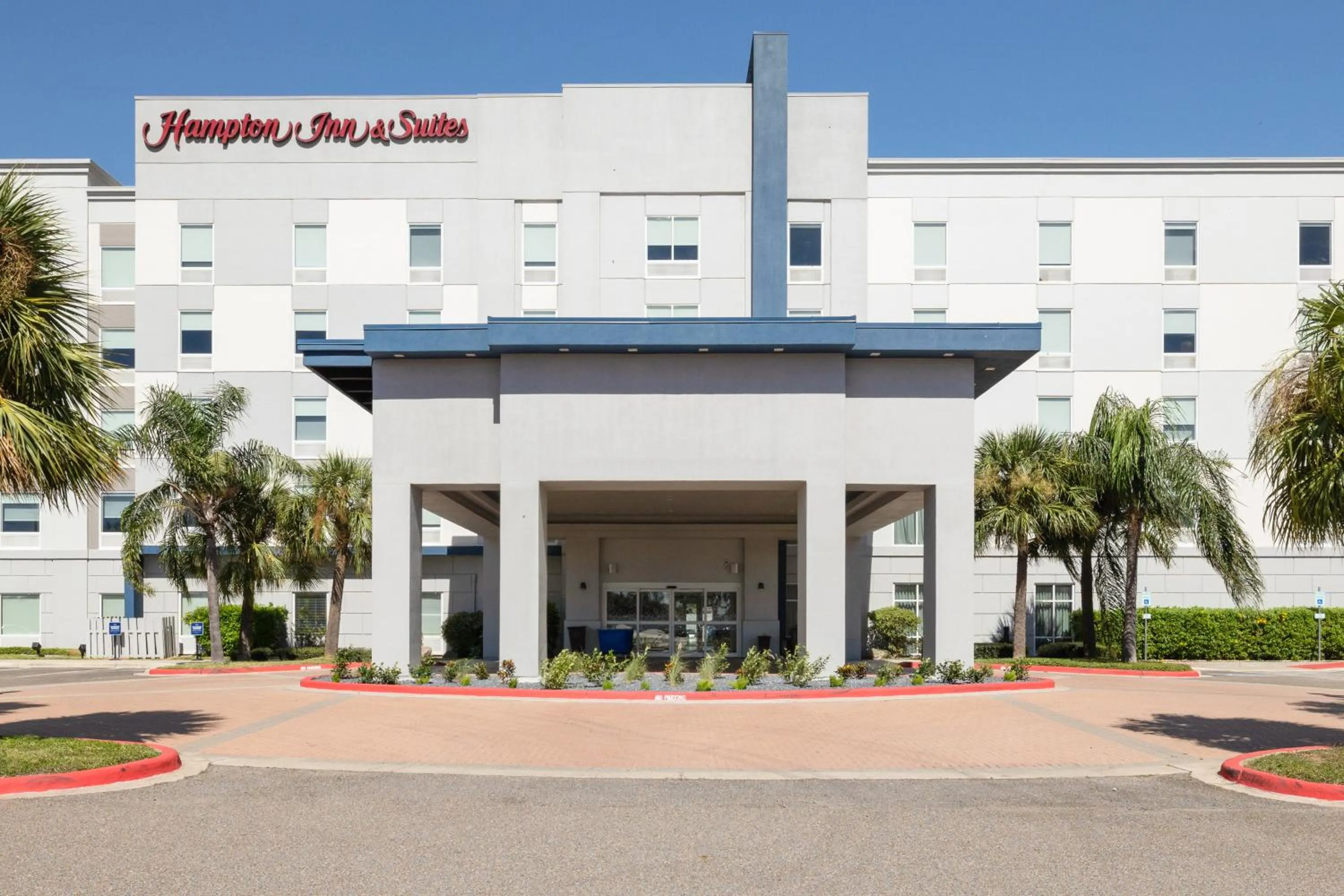 Facade/entrance in Hampton Inn & Suites McAllen