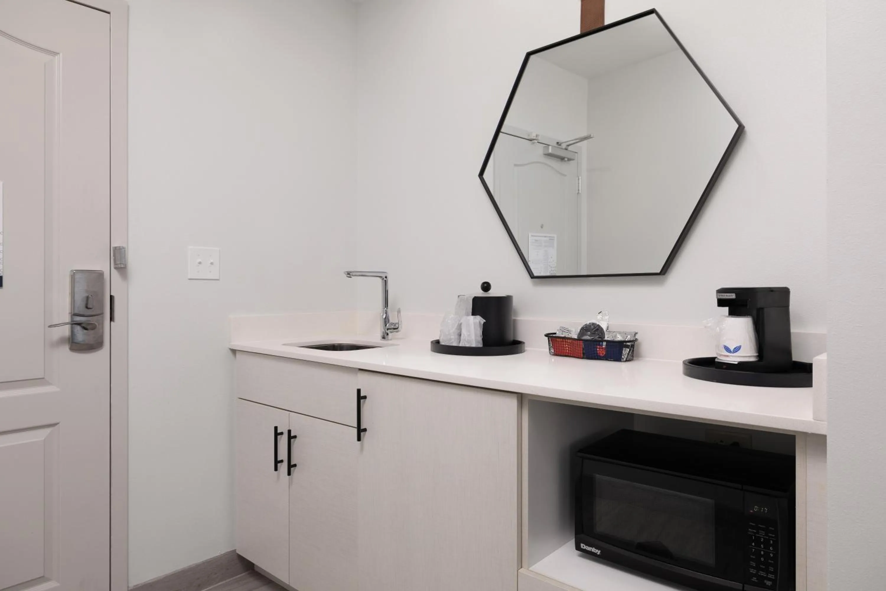 Bedroom in Hampton Inn & Suites McAllen