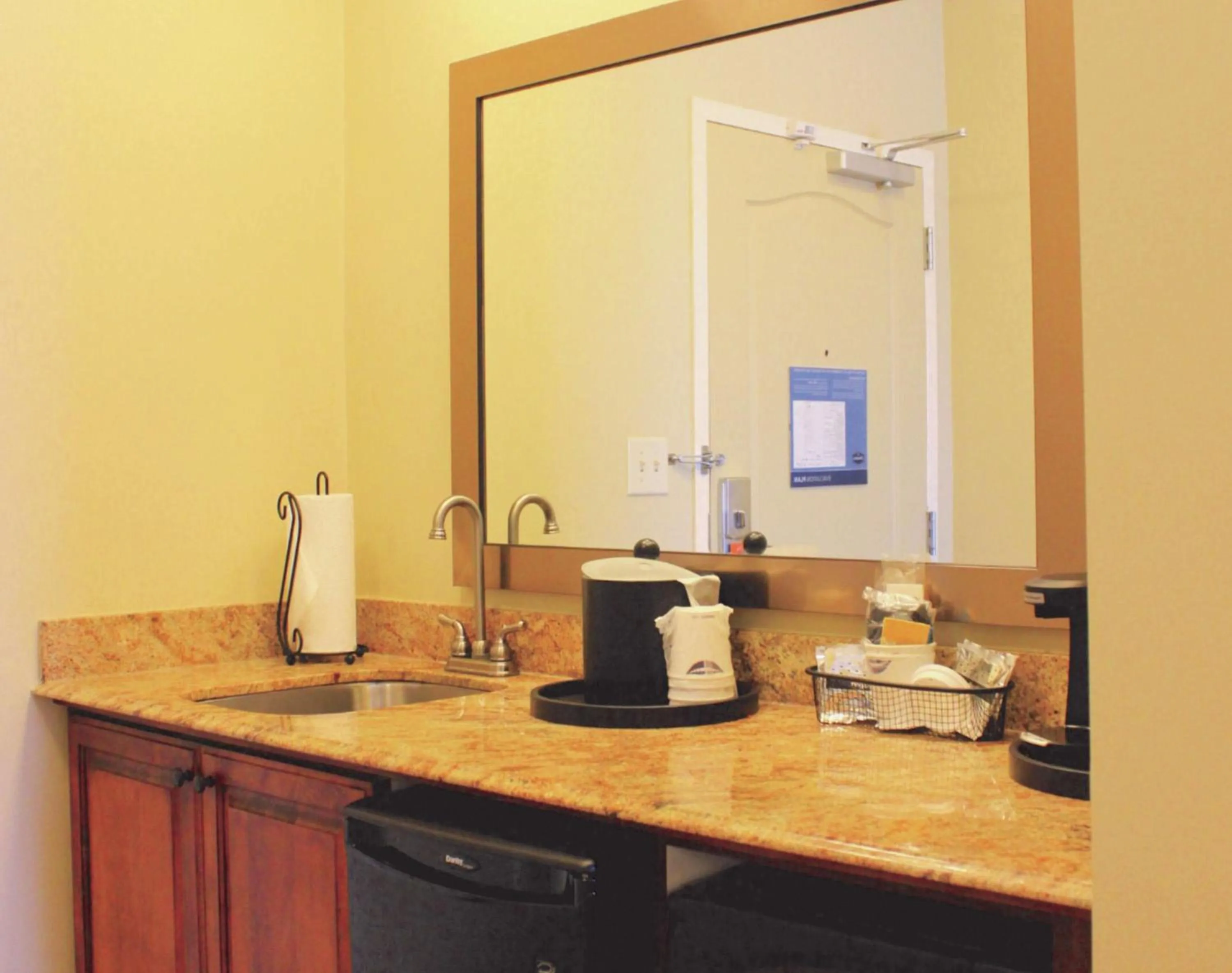 Kitchen or kitchenette in Hampton Inn & Suites McAllen