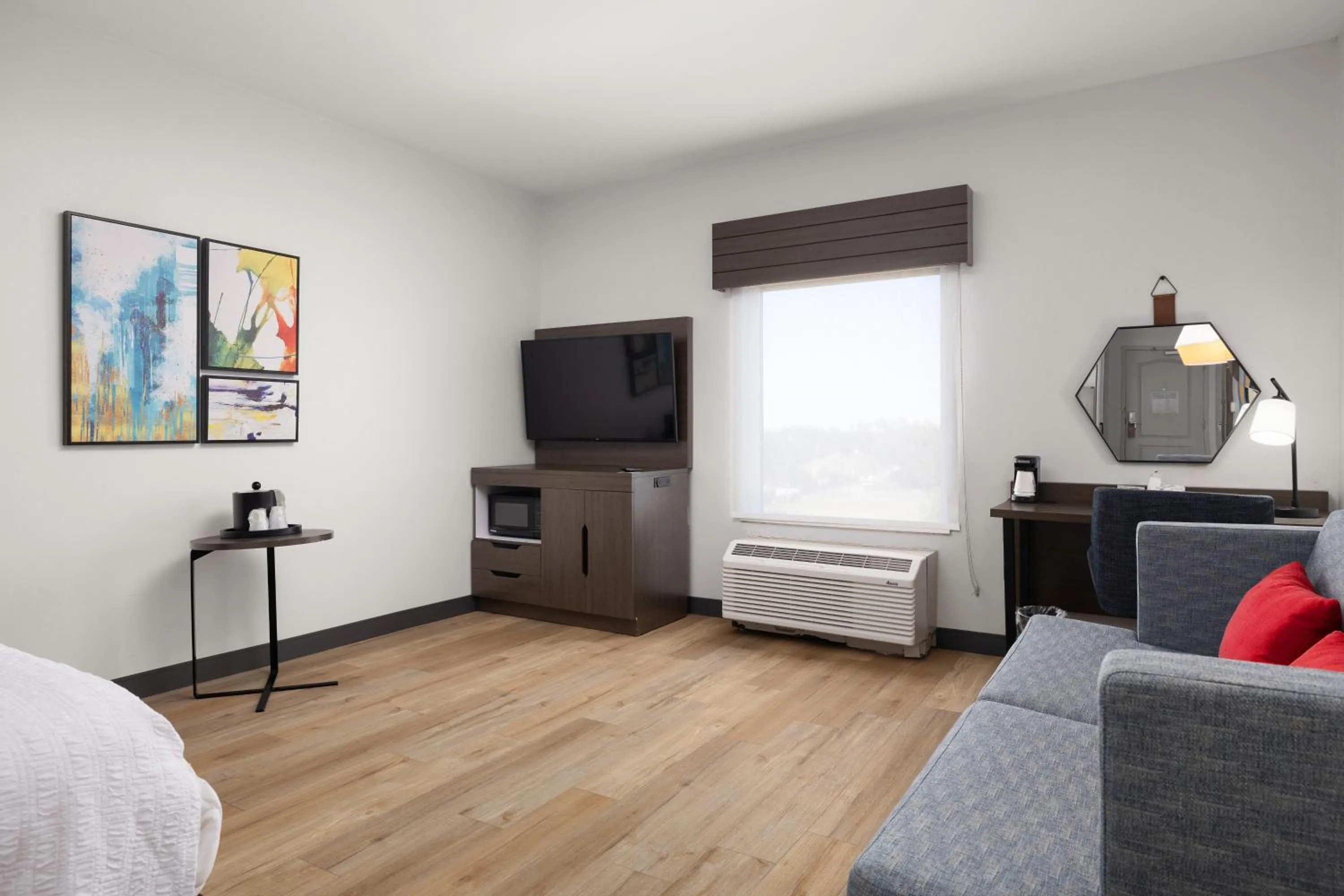 TV and multimedia, Bed in Hampton Inn & Suites McAllen