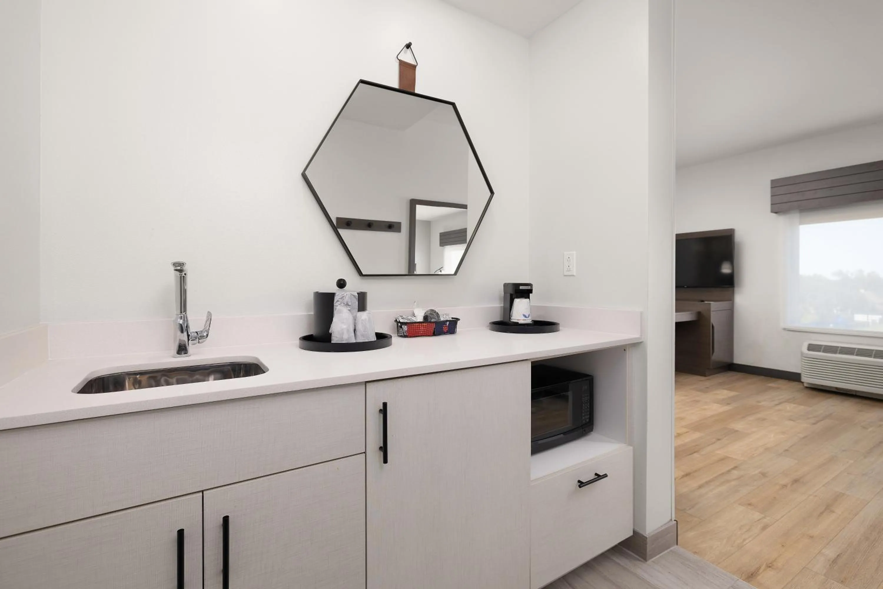 Photo of the whole room in Hampton Inn & Suites McAllen