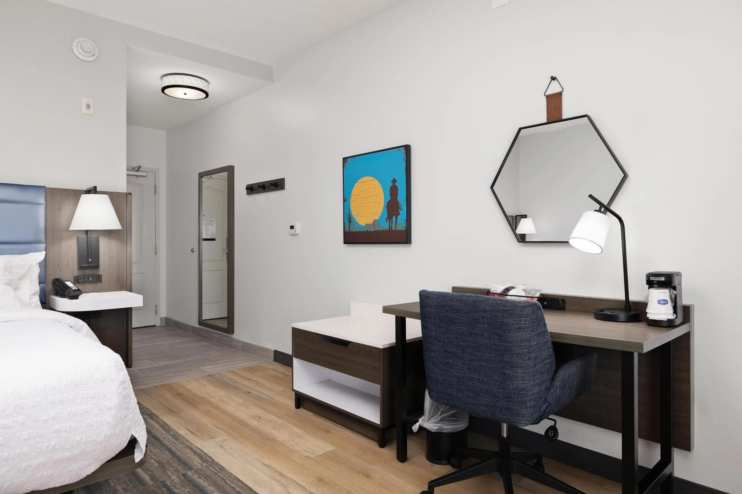 Bedroom, Bed in Hampton Inn & Suites McAllen