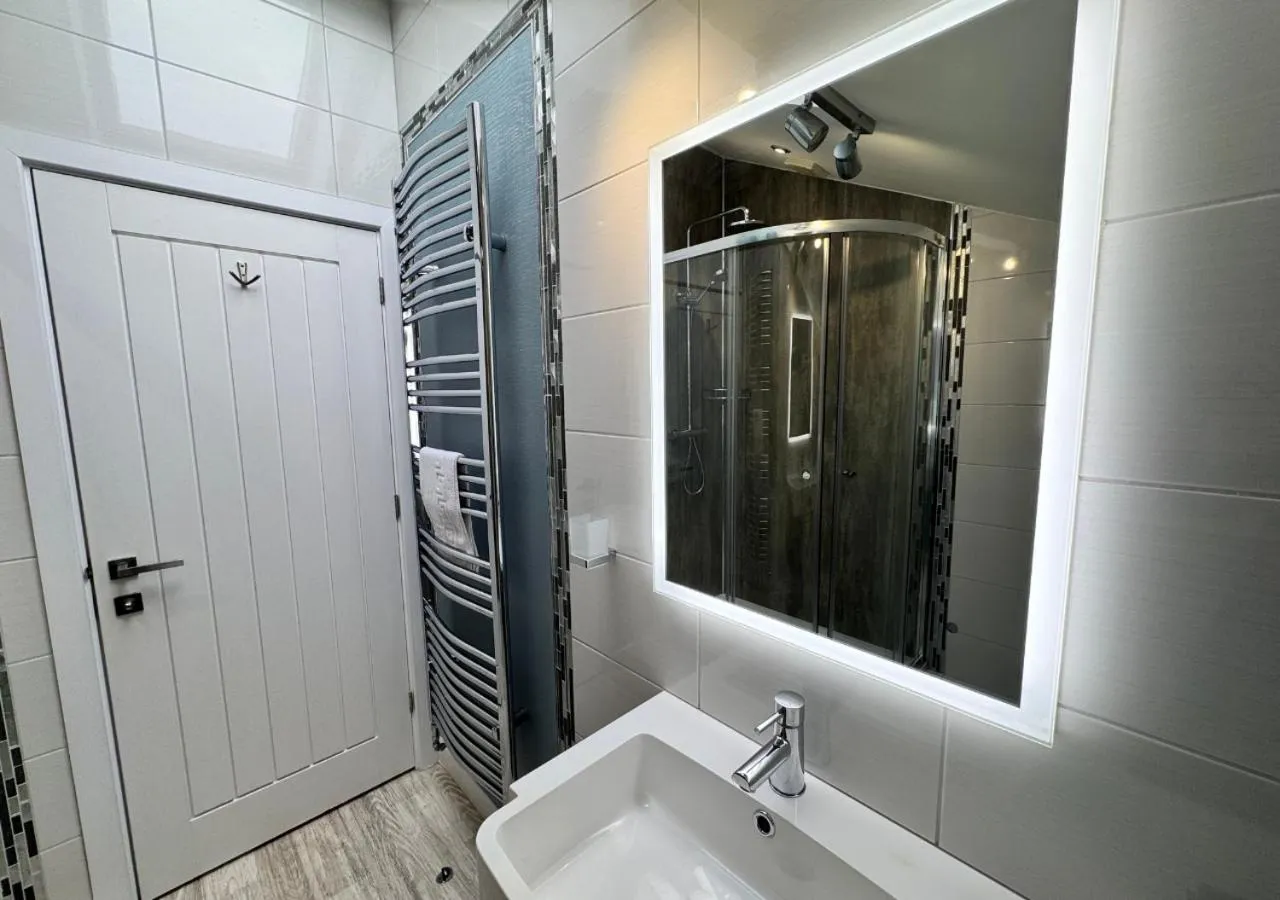 Bath in The Waterfront Inn