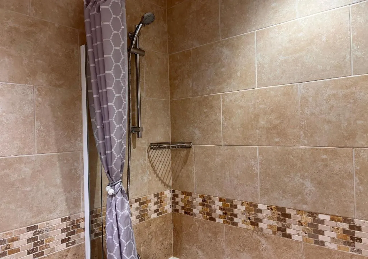 Shower in The Waterfront Inn