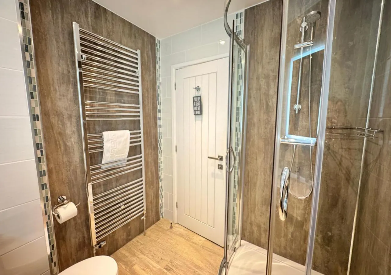 Shower in The Waterfront Inn