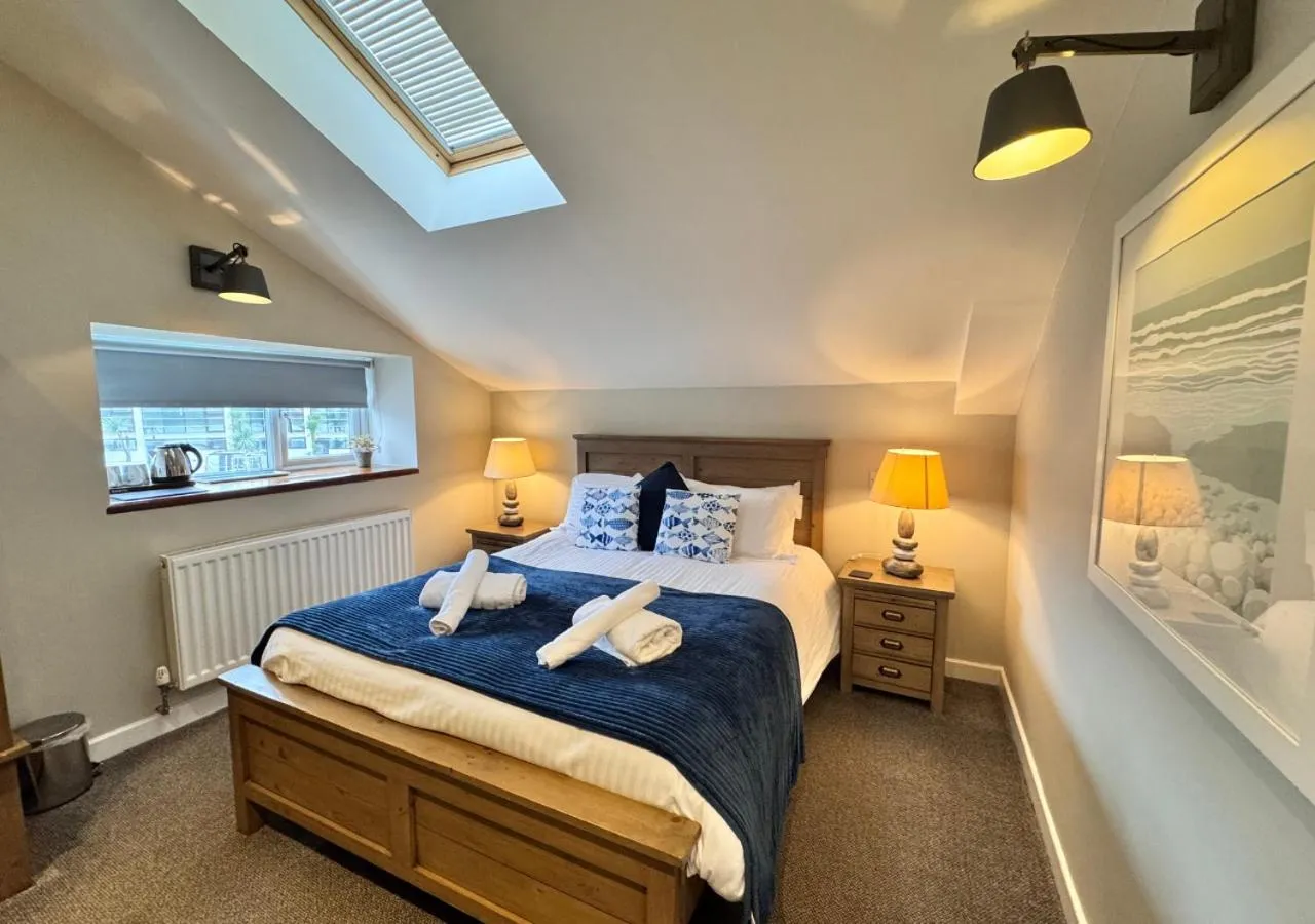 Bedroom, Bed in The Waterfront Inn